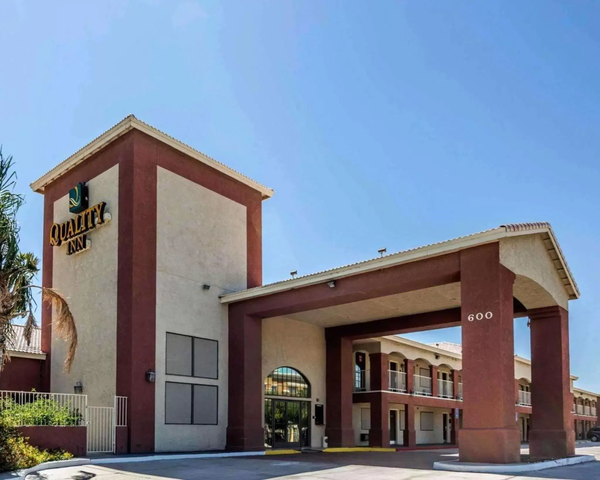 Property building in Quality Inn Blythe I-10