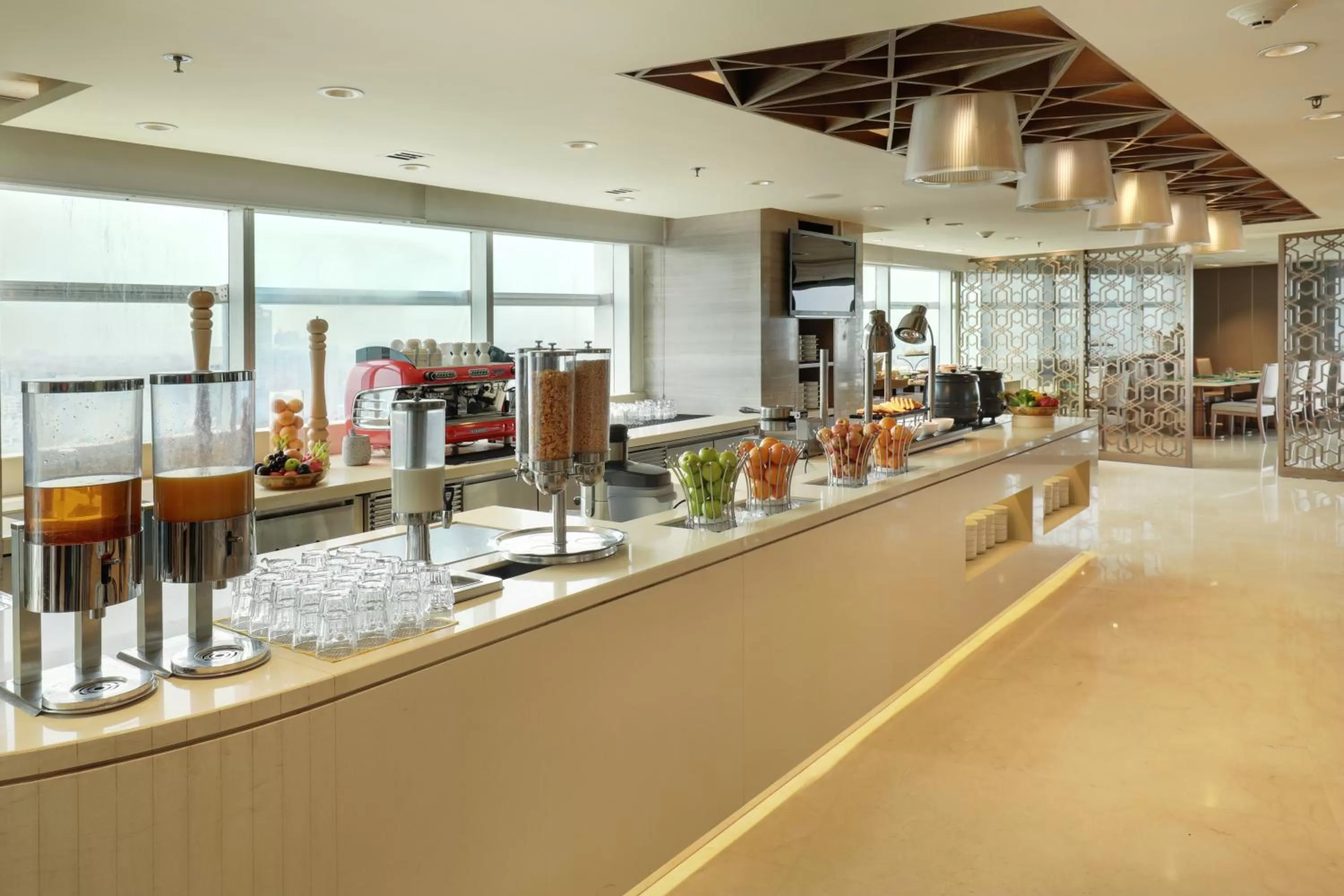 Breakfast in Crowne Plaza Dhaka Gulshan by IHG