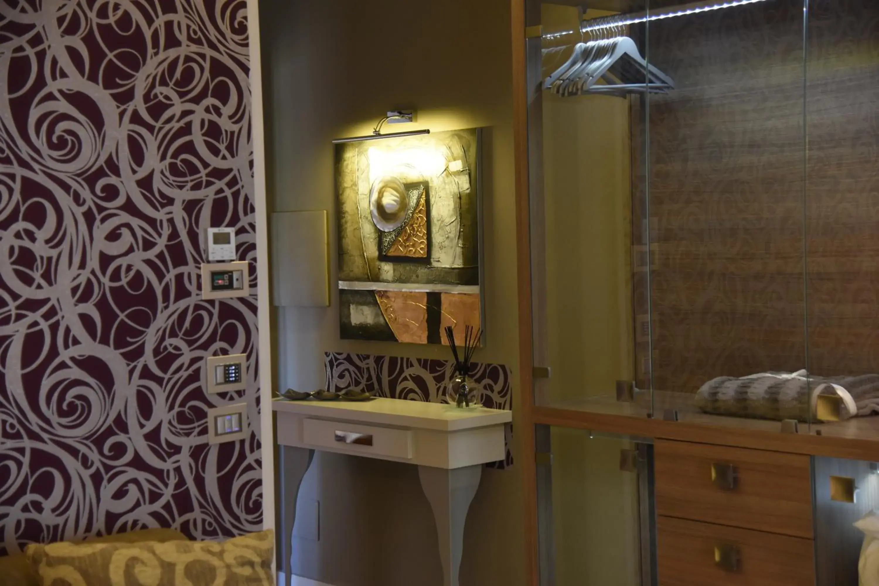Decorative detail, Bathroom in Hotel Niagara