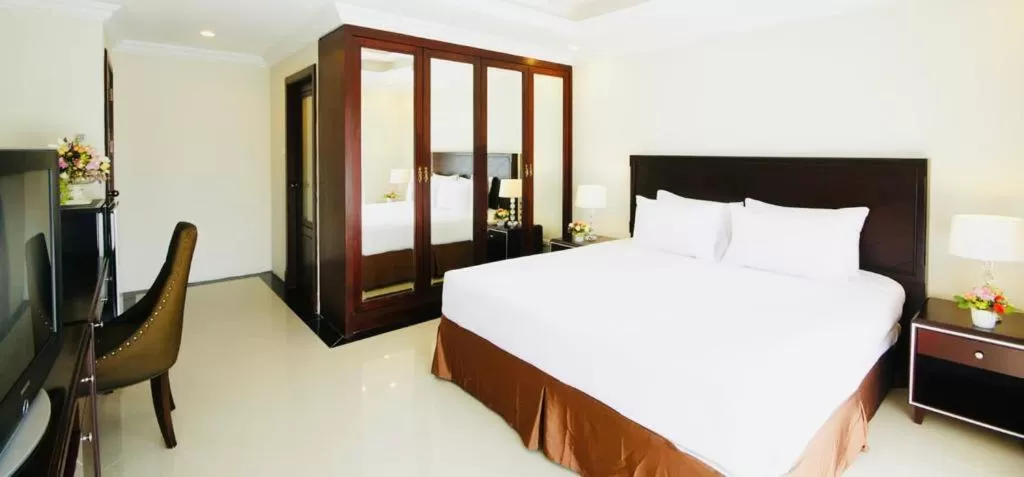 Coffee/tea facilities, Bed in Ivory Palace Hotel