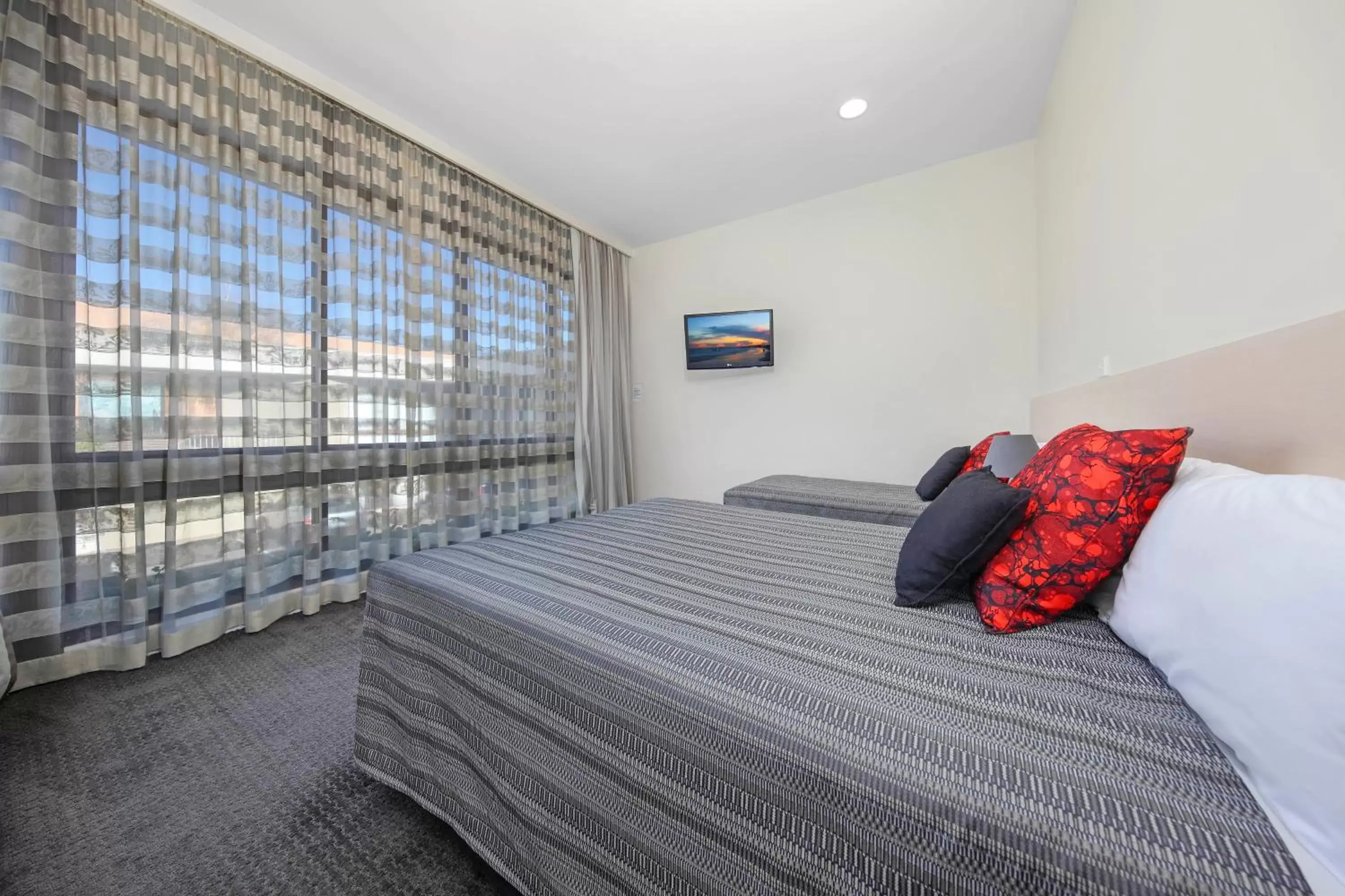 Bed in Belconnen Way Hotel & Serviced Apartments