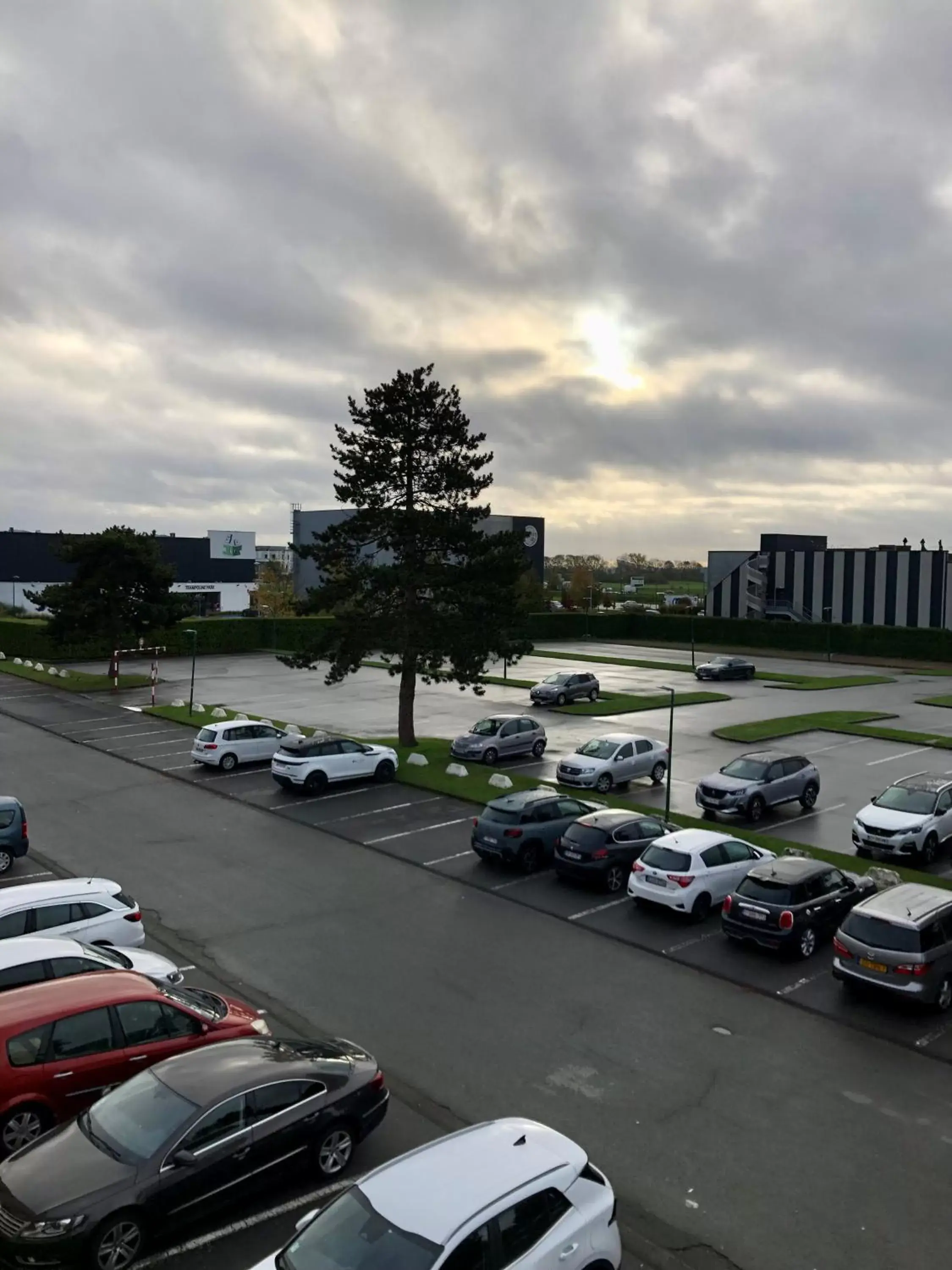 Parking in Hôtel Mercure Lille Aéroport