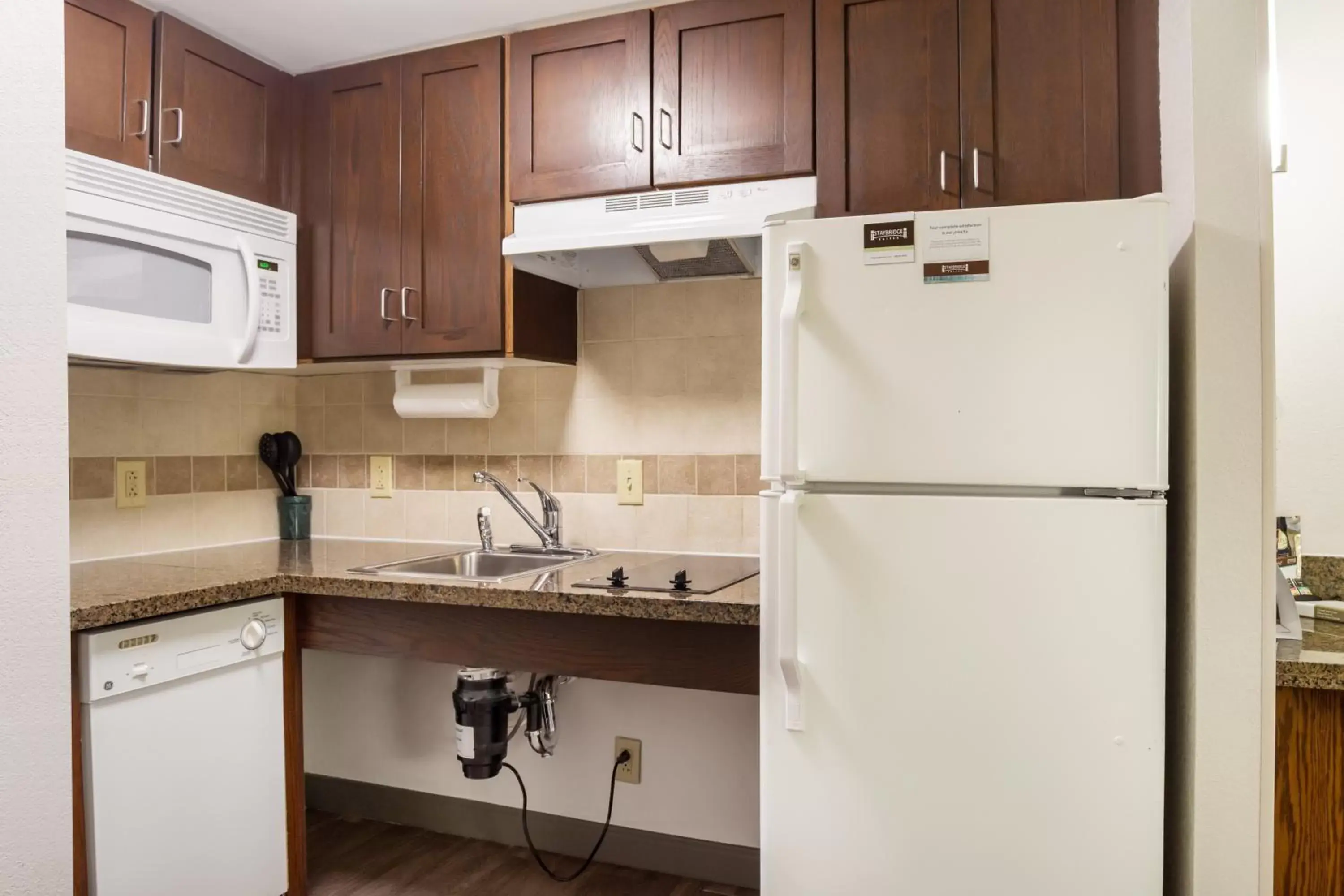 Photo of the whole room, Kitchen/Kitchenette in Staybridge Suites Chesapeake-Virginia Beach, an IHG Hotel