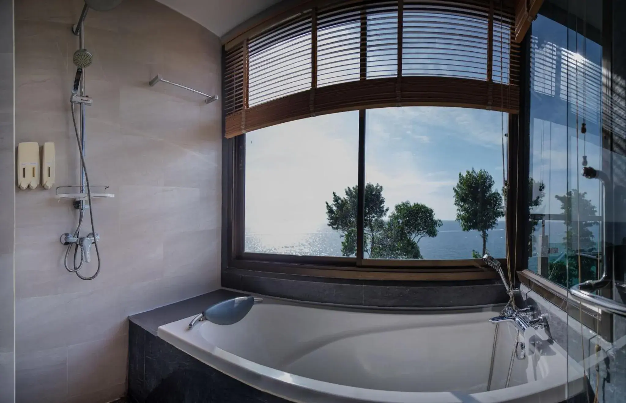 Bath, Bathroom in Cliff Lanta Suite-Koh Lanta Krabi
