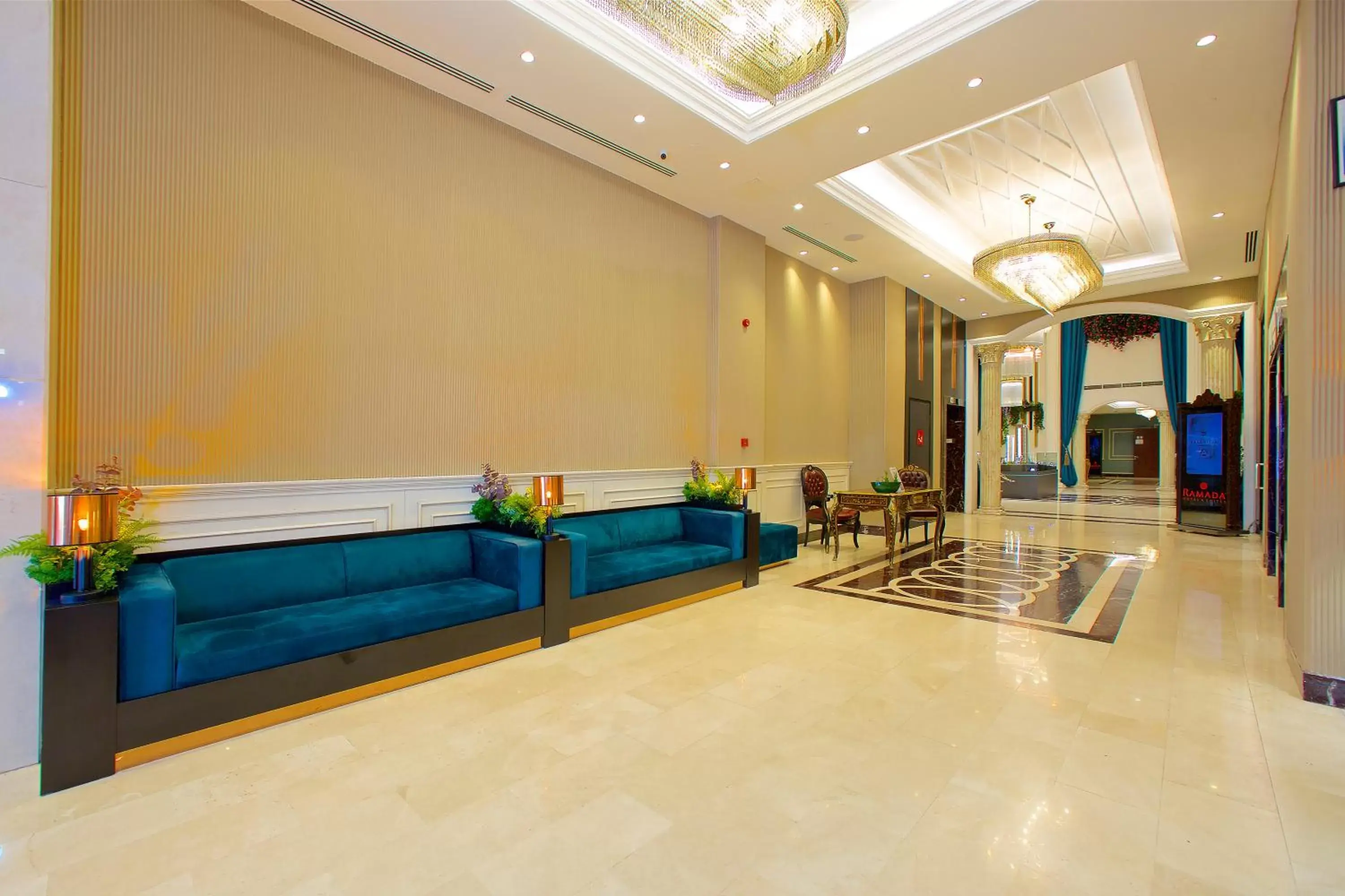 Living room, Lobby/Reception in Ramada Hotel & Suites by Wyndham Istanbul Merter