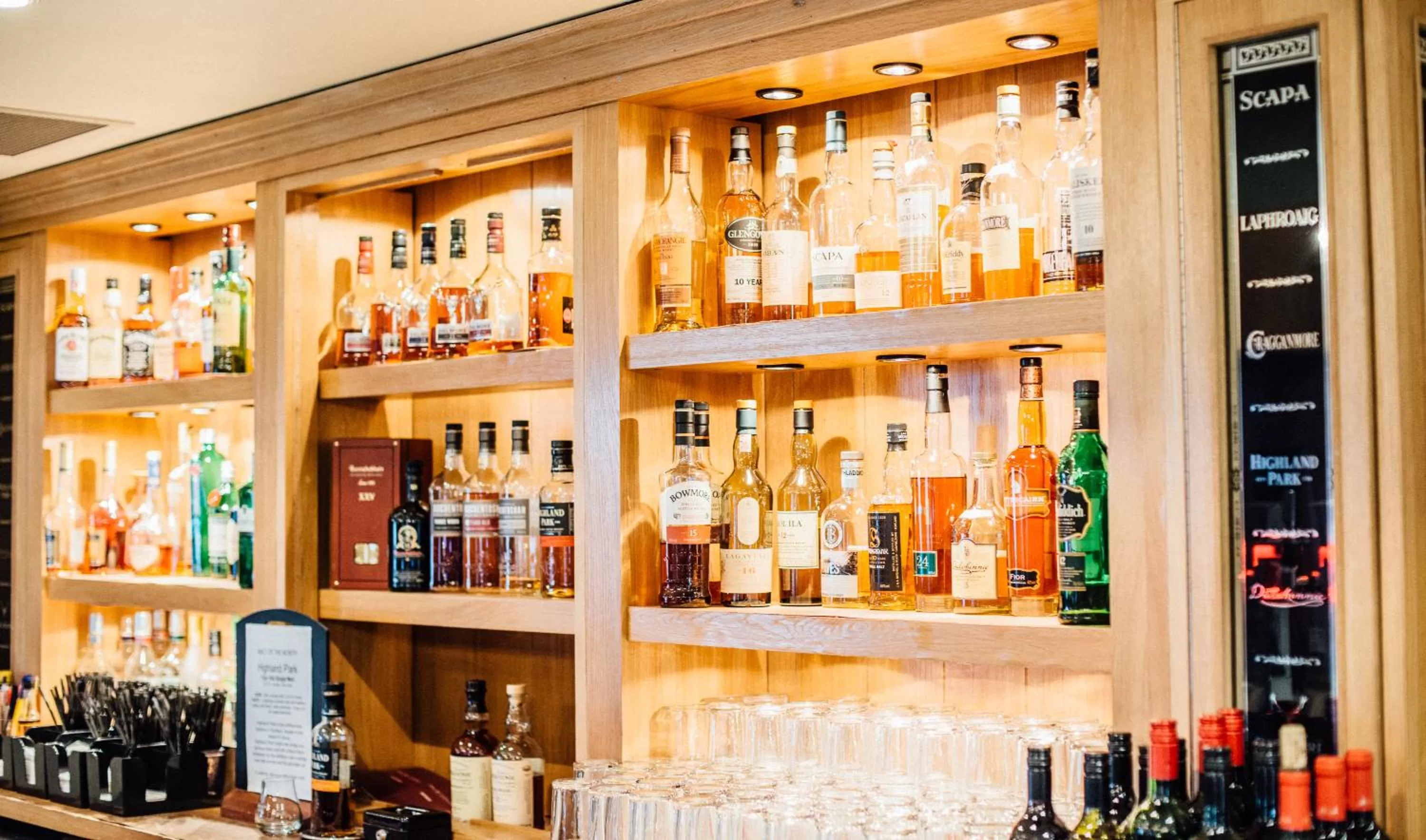 Lounge or bar in Palm Court Hotel