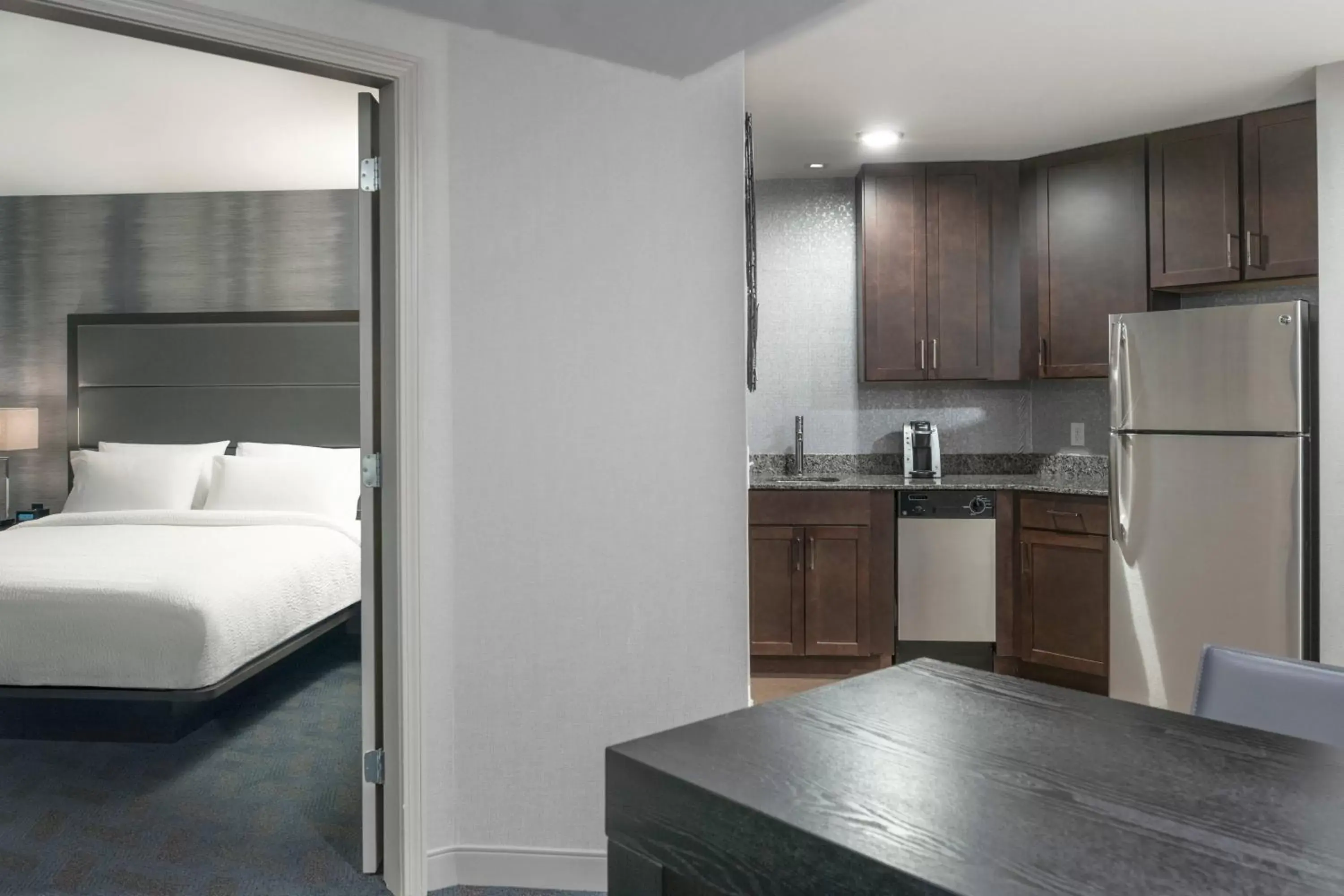 Bedroom, Kitchen/Kitchenette in Residence Inn by Marriott Boston Logan Airport/Chelsea