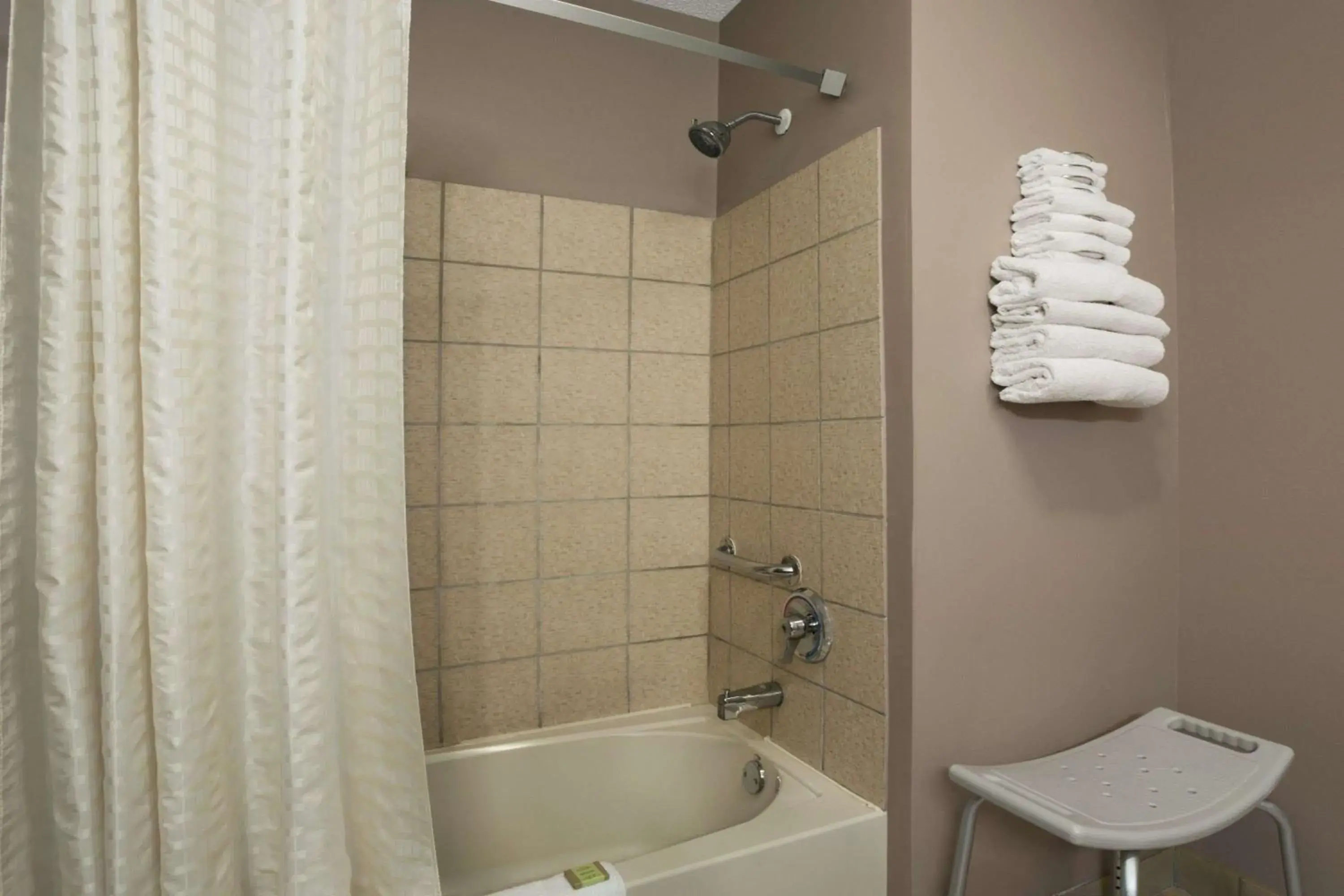 Bathroom in Super 8 by Wyndham New Castle