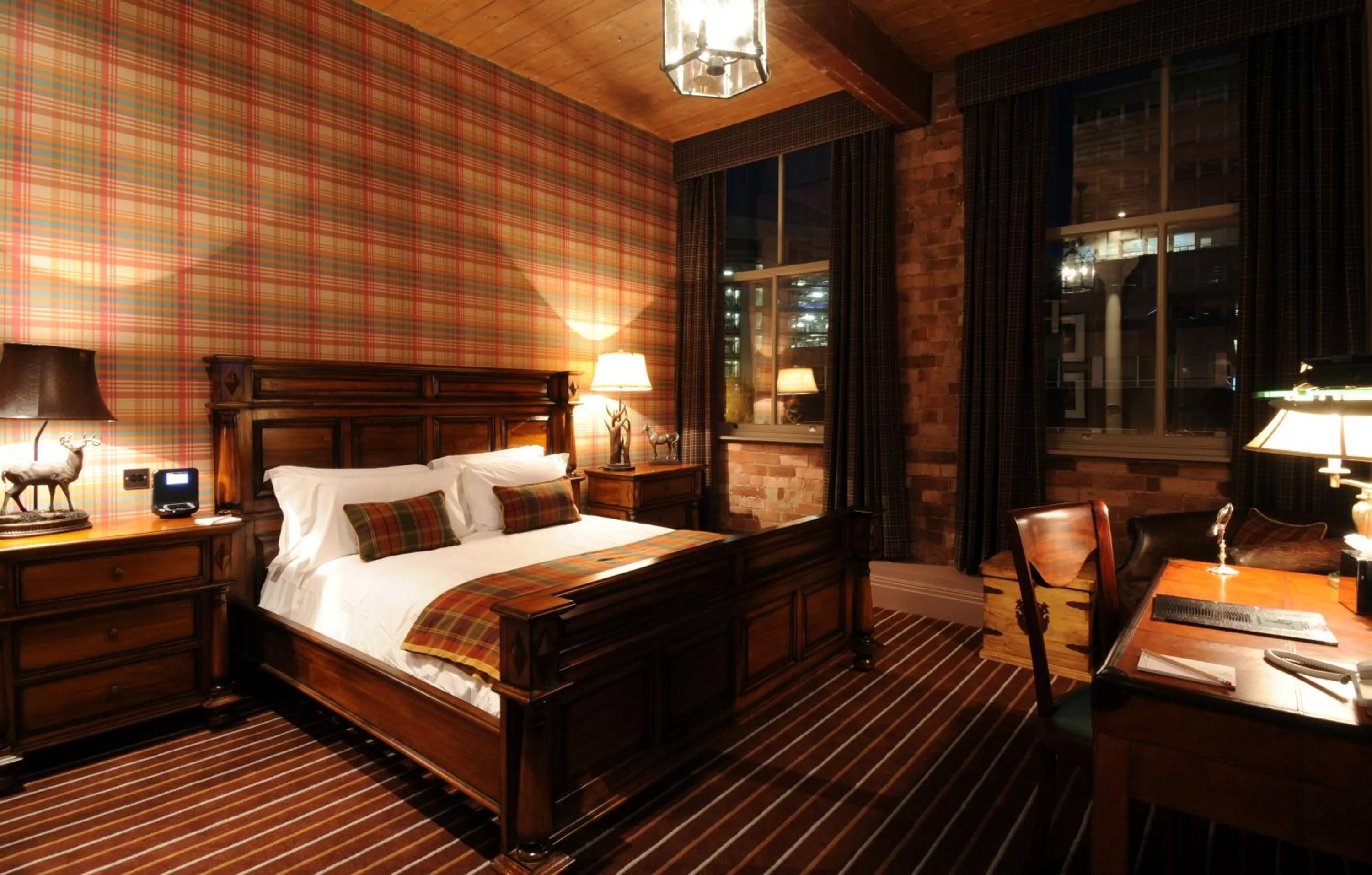 Bed in Velvet Hotel Manchester, WorldHotels Crafted