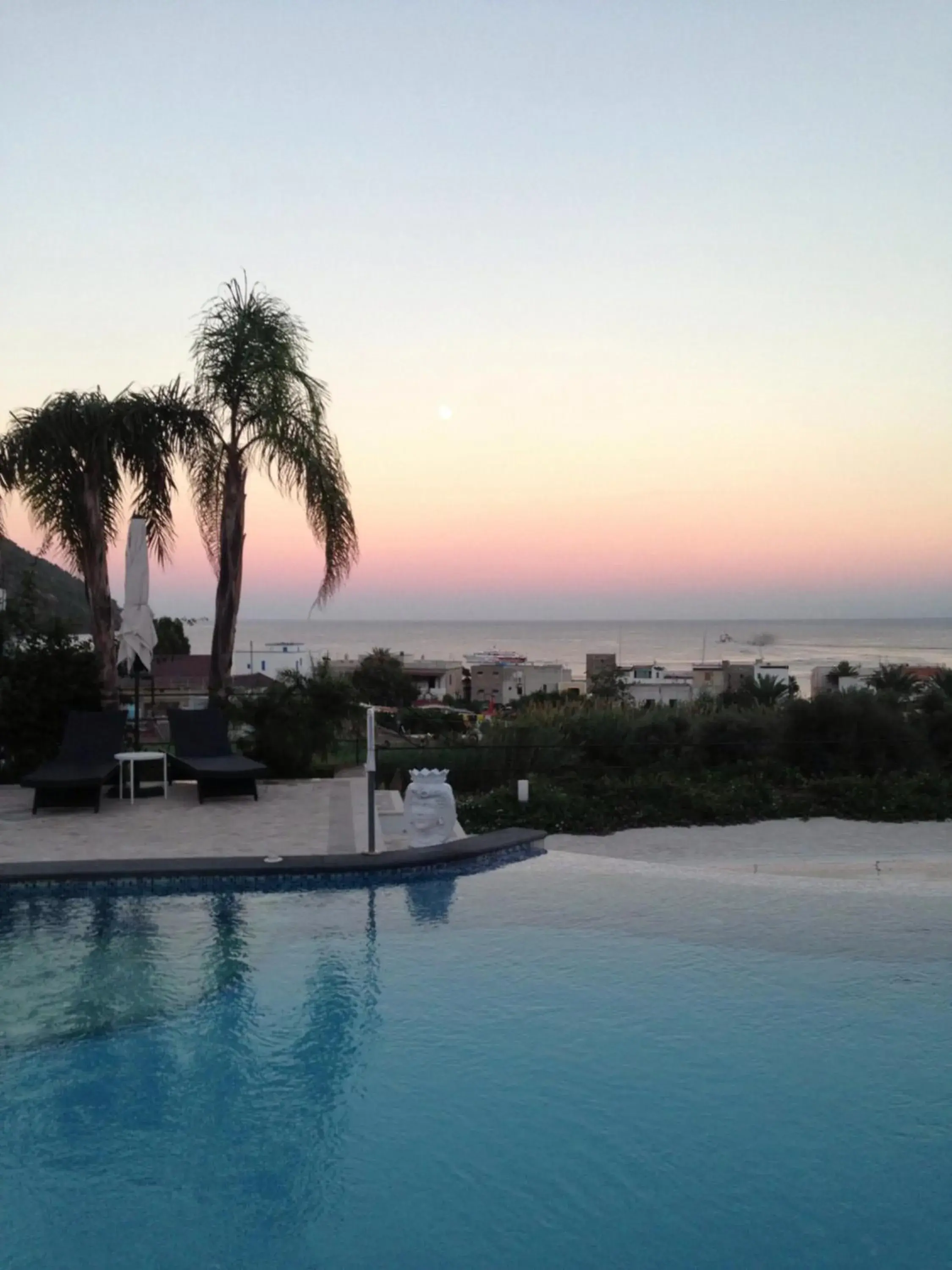 Swimming Pool in Hotel Mea