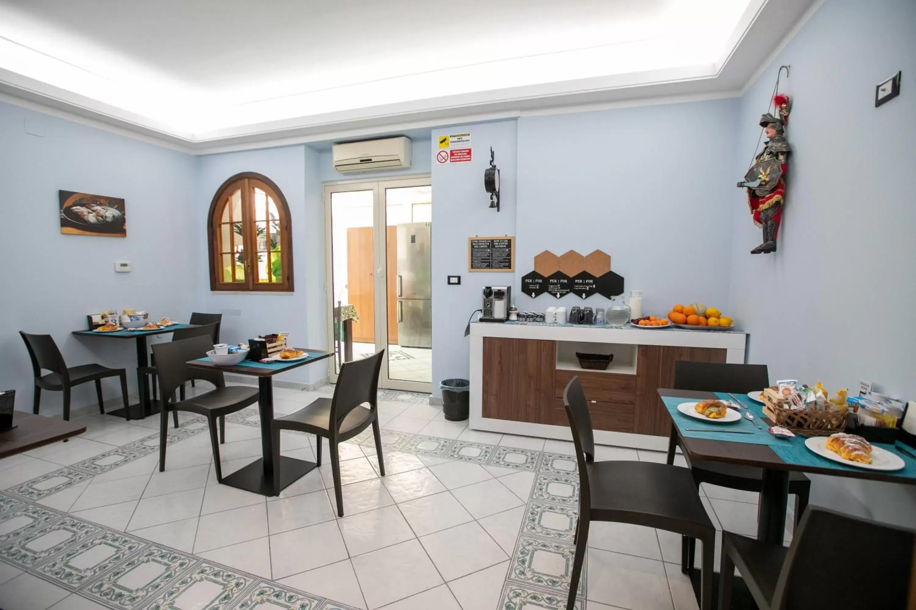 Living room, Dining Area in B&B Azul