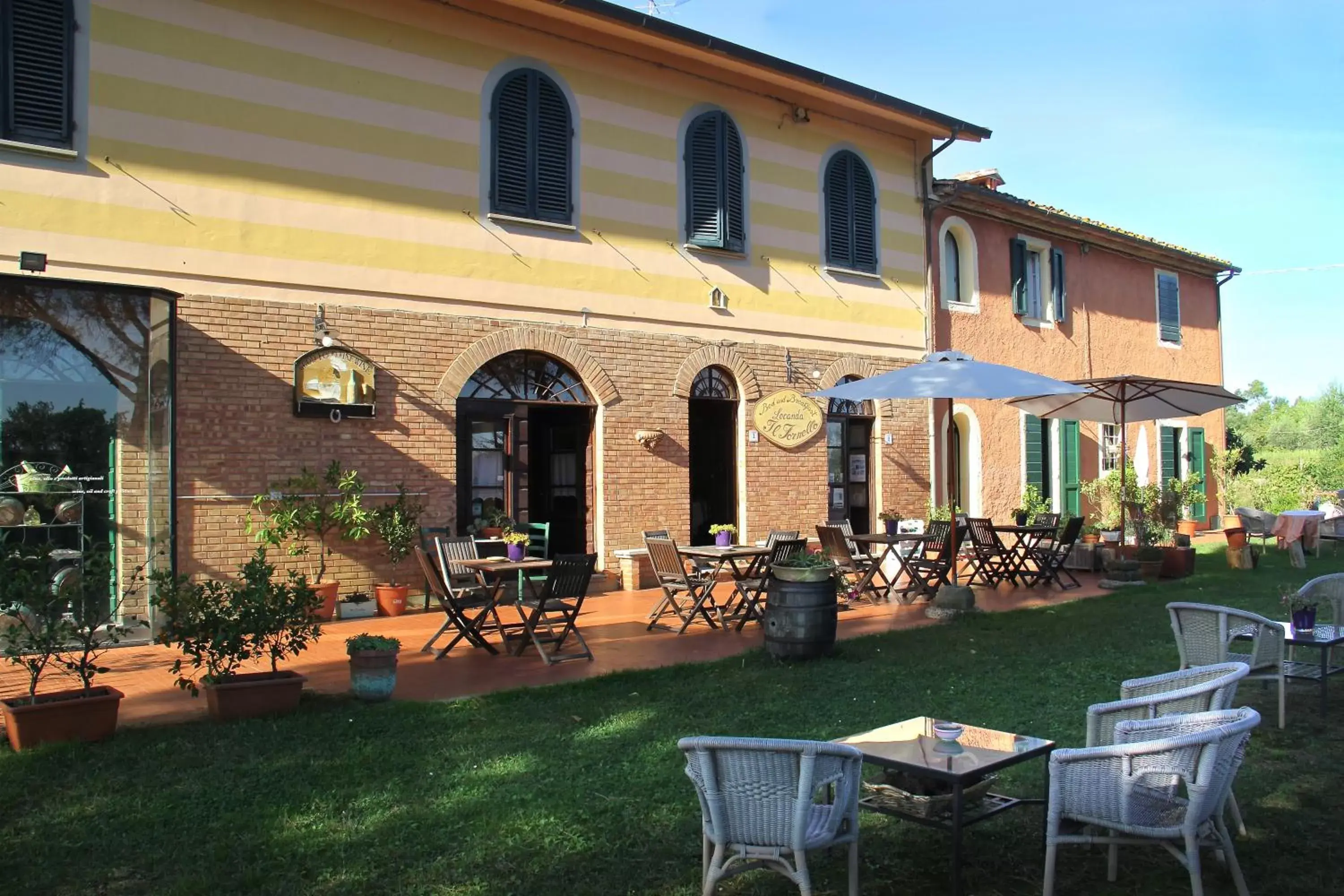 Facade/entrance, Property Building in Locanda il Fornello