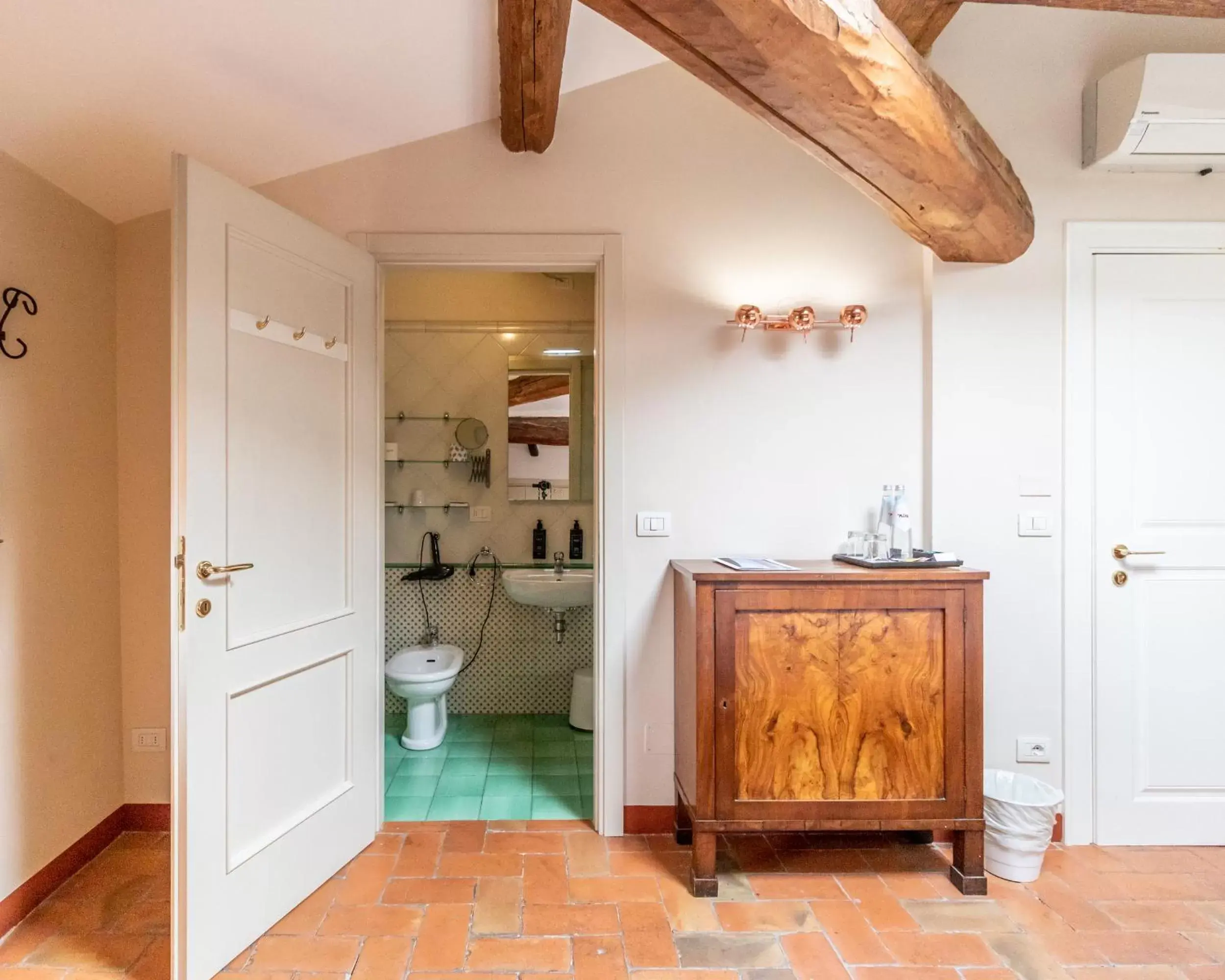 Bathroom in Casa Isolani - Santo Stefano