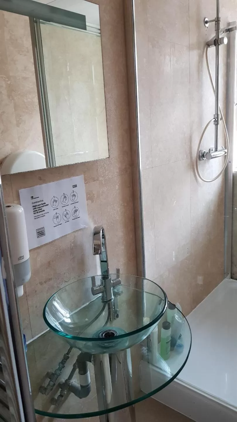 Bathroom in Hour Glass Hotel