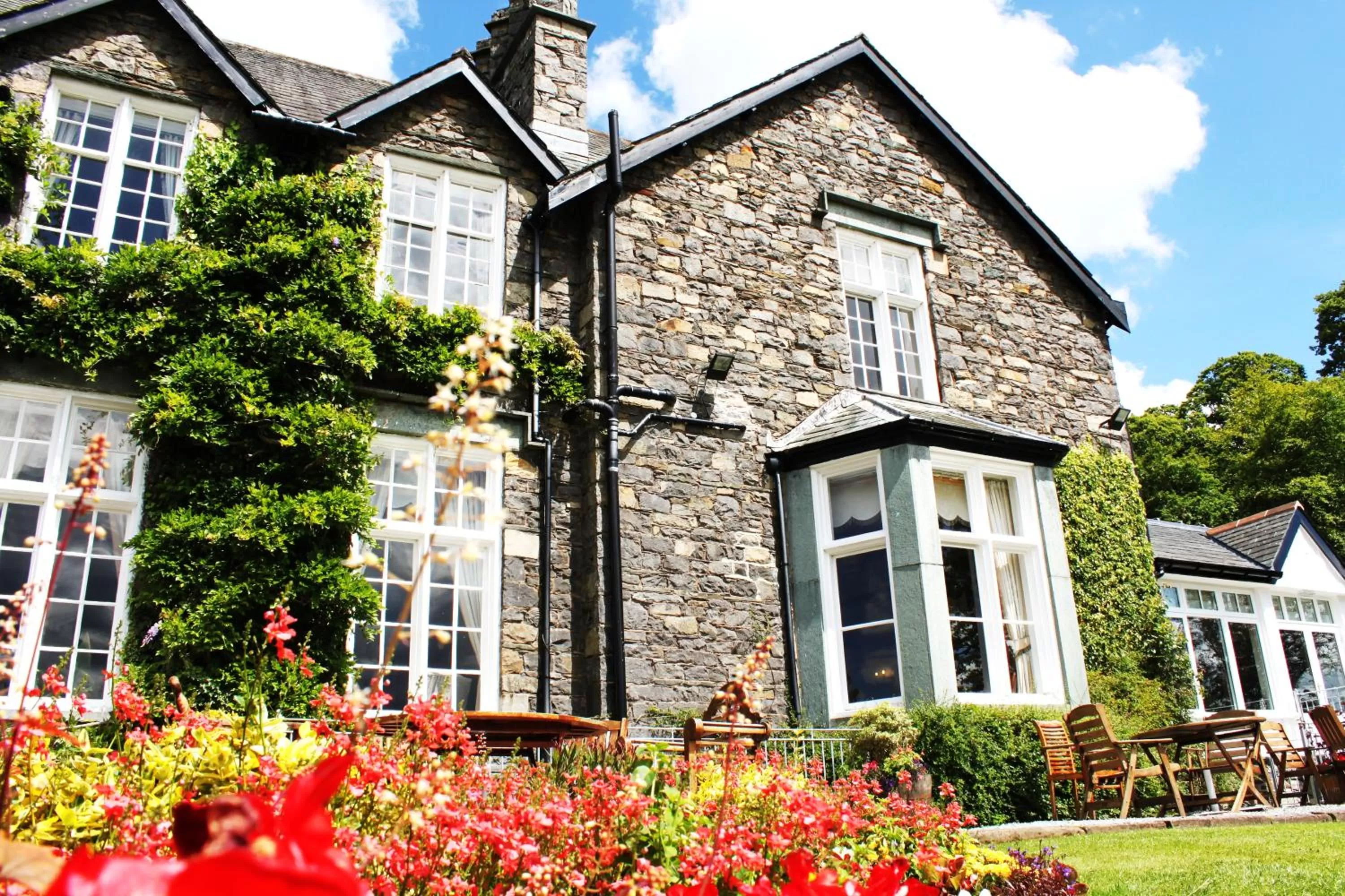 Patio, Property Building in Lyzzick Hall Hotel