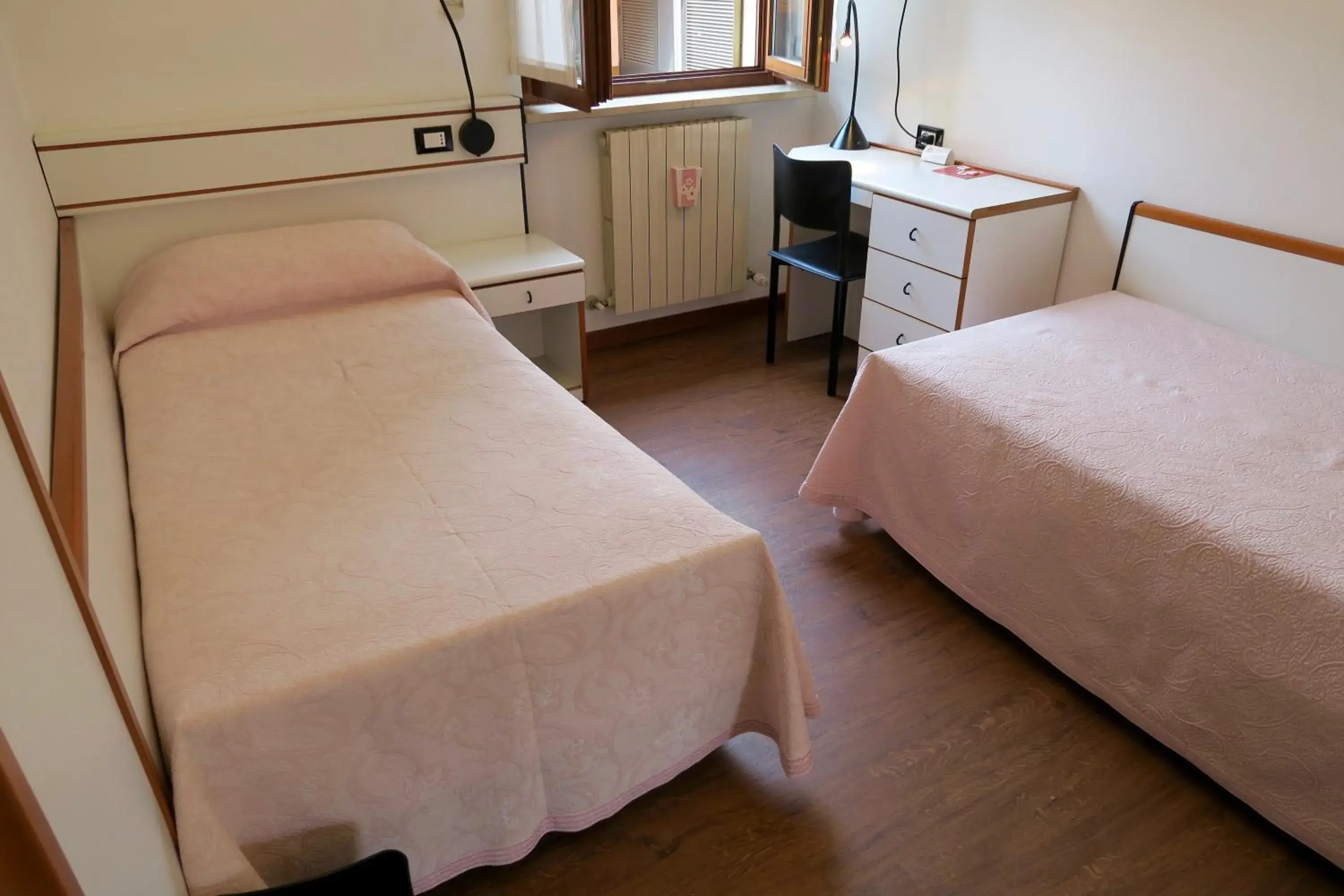 Bedroom, Bed in Albergo Visconti