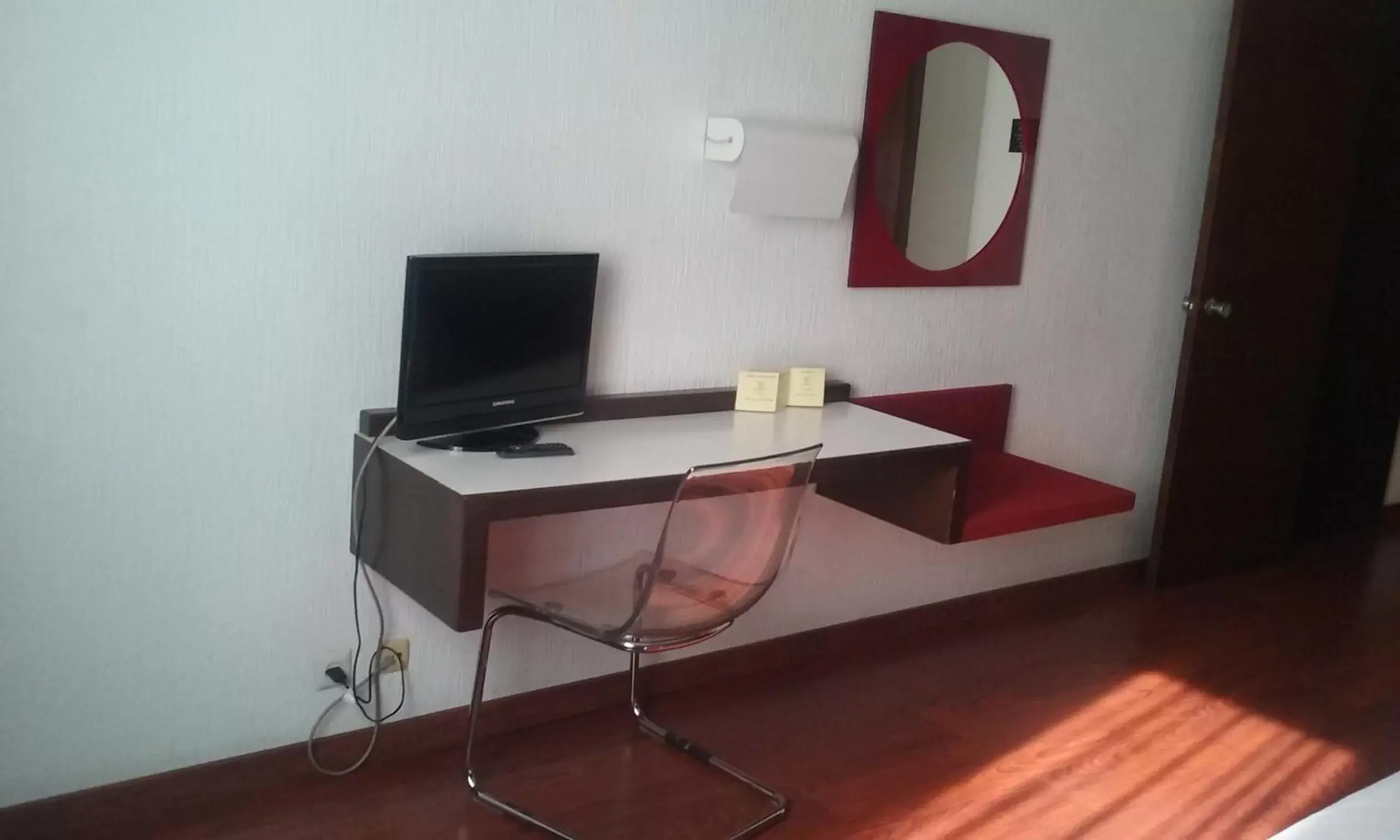 Other, TV/Entertainment Center in Hotel America Igualada