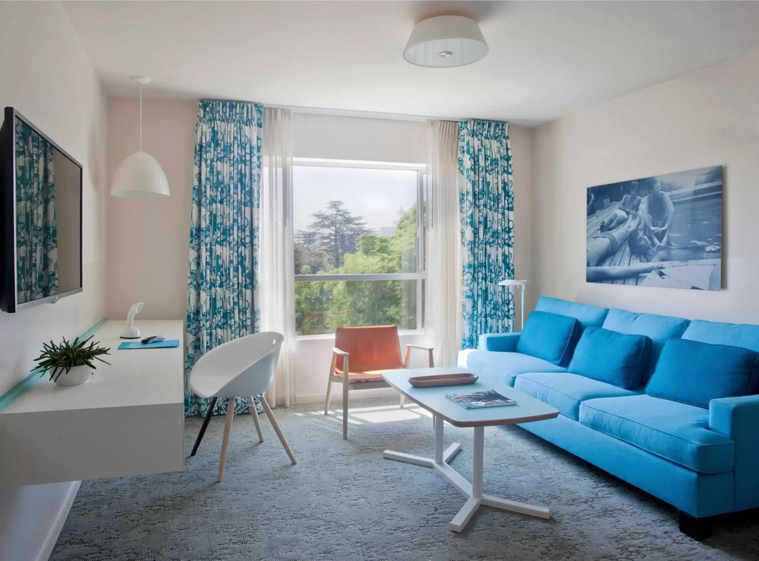 Living room in The Beverly Laurel Hotel at West Hollywood Living room in The Beverly Laurel Hotel at West Hollywood