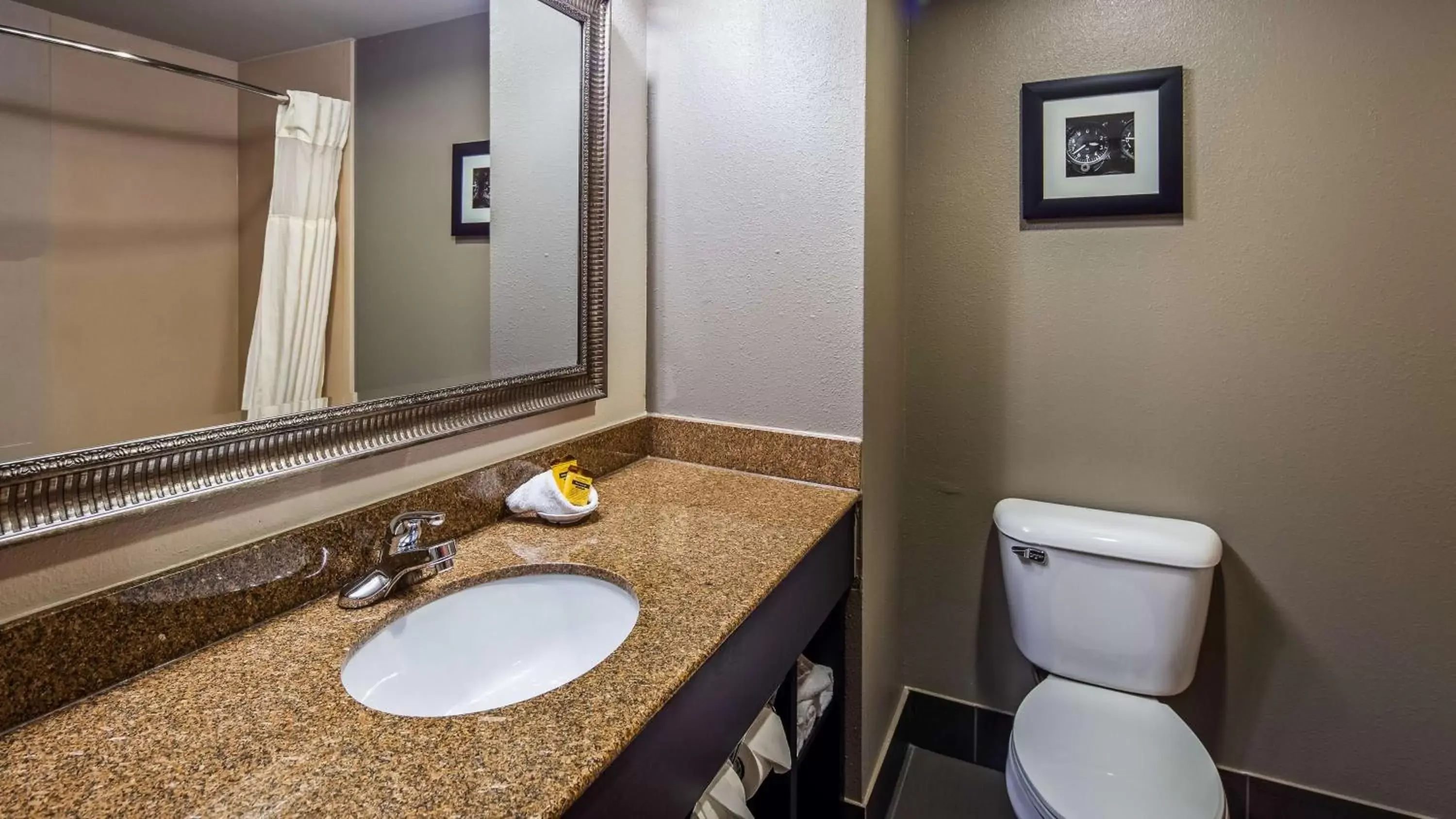 Bathroom in Best Western Plus Midwest City Inn & Suites