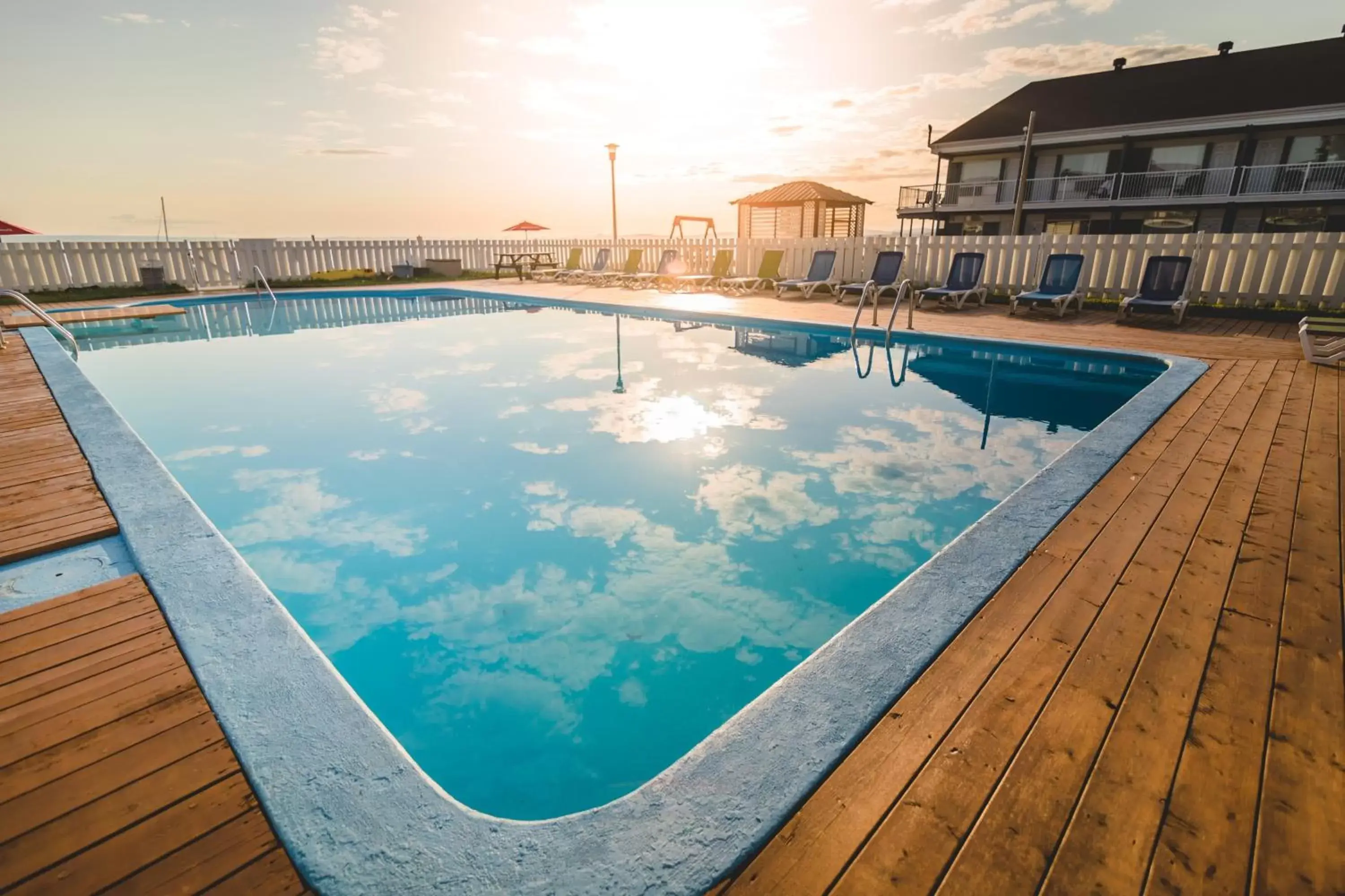 Swimming Pool in Hostellerie Baie Bleue