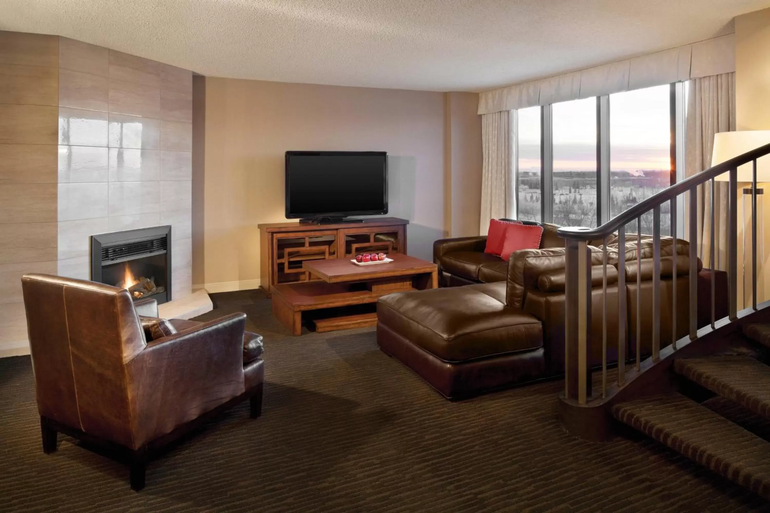 Living room, Seating Area in Red Deer Resort & Casino