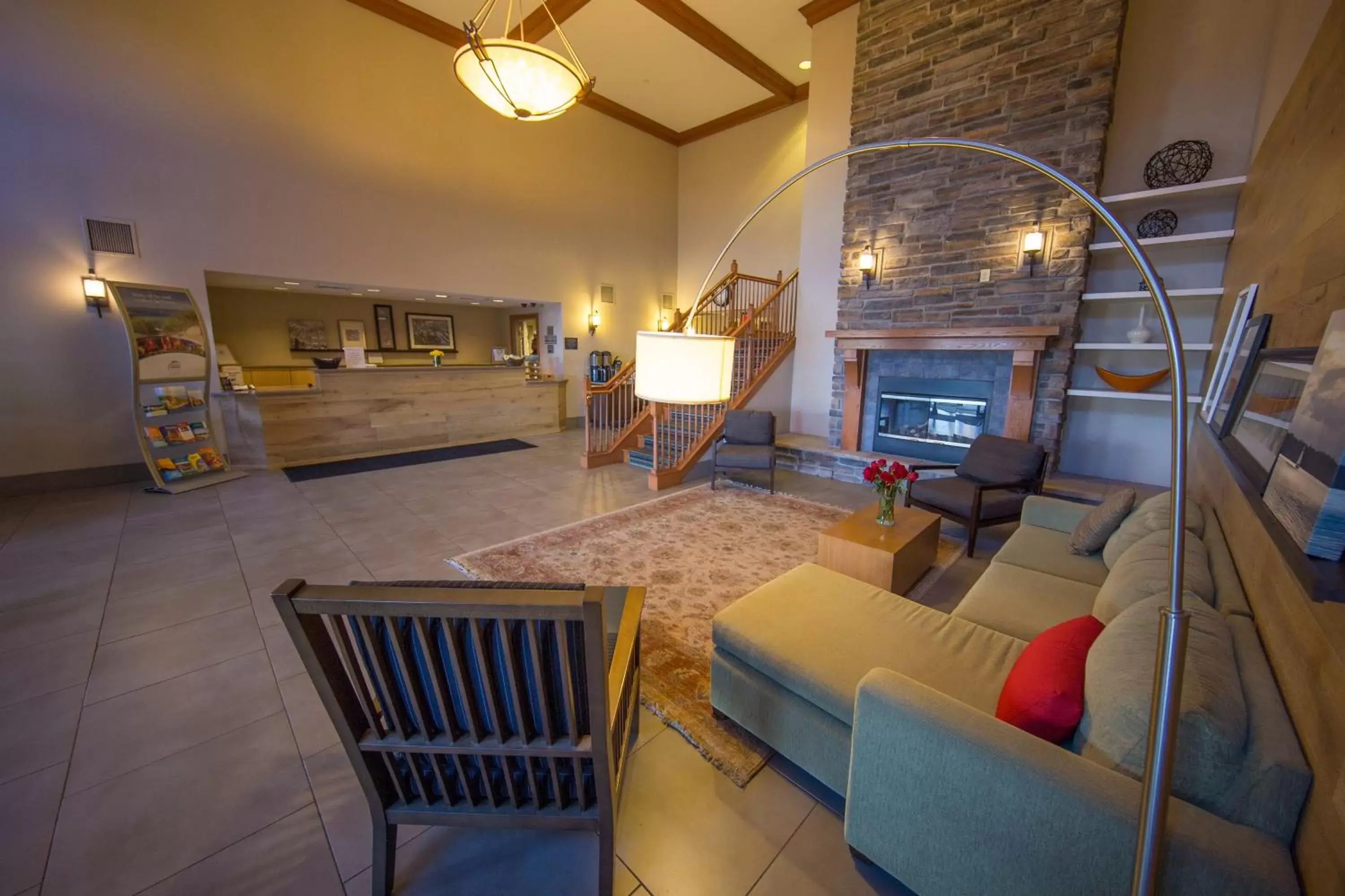 Seating Area in Country Inn & Suites by Radisson, Portage, IN