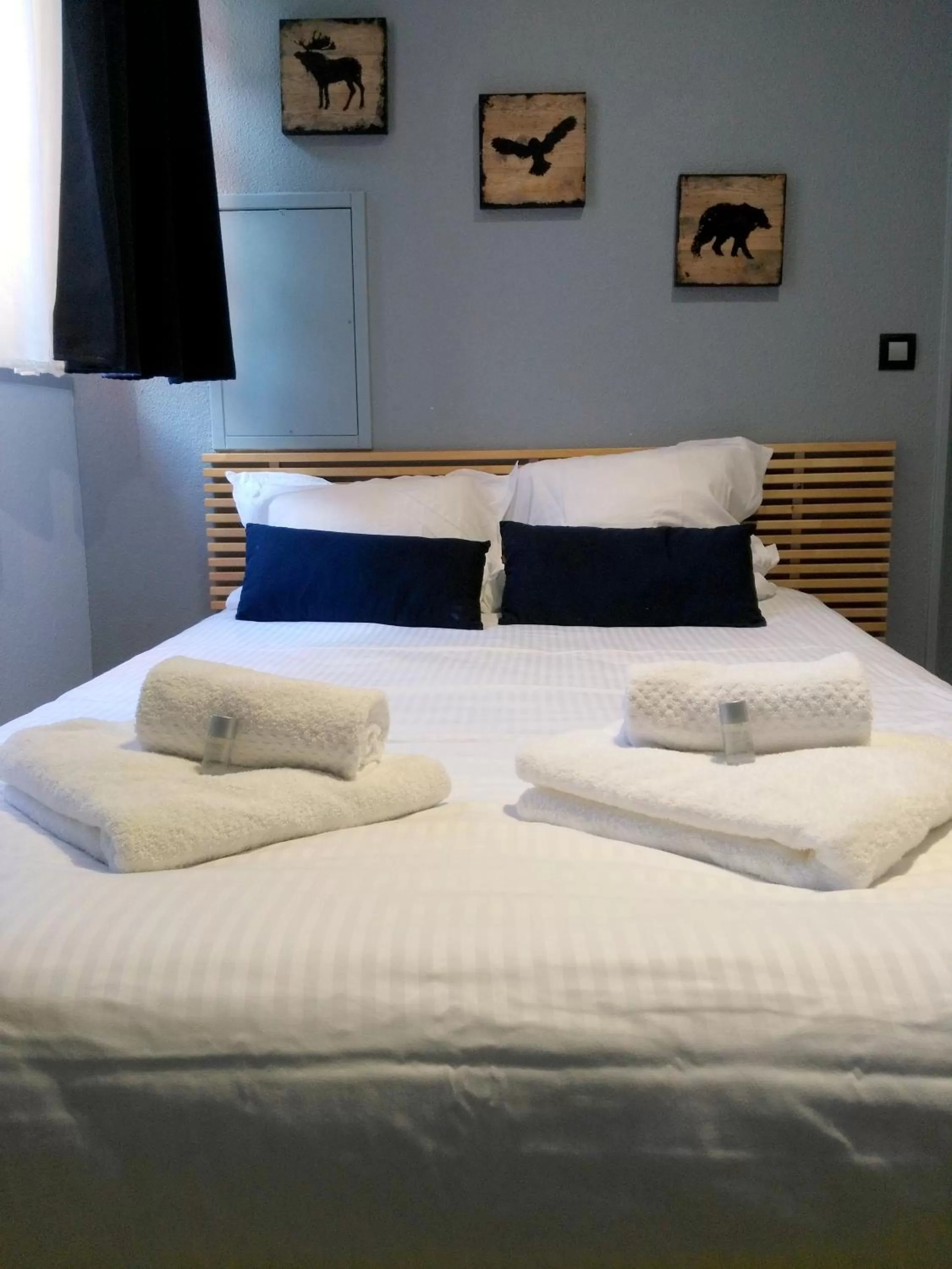 Bedroom, Bed in ULVF La Citadelle de Conflans