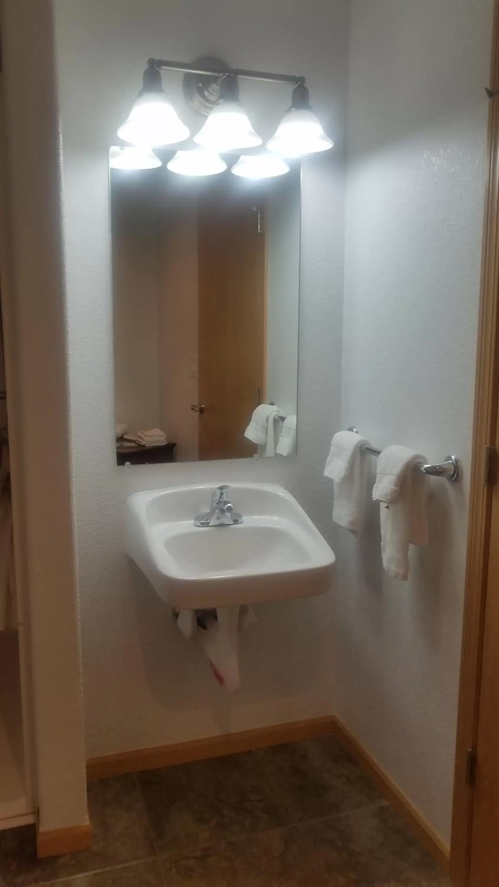 Bathroom in Howard's Motel