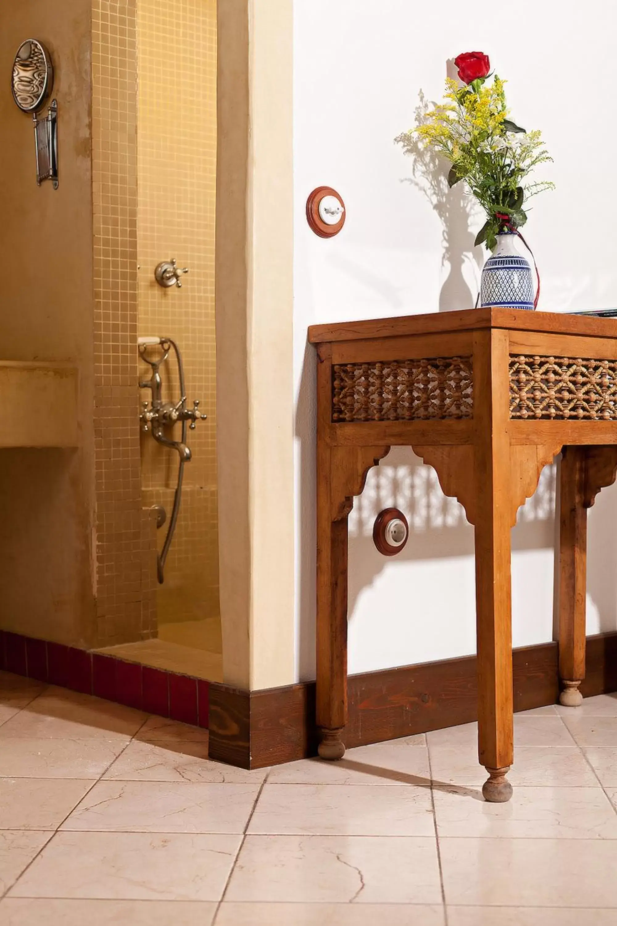 Decorative detail, Bathroom in Alcoba del Rey de Sevilla