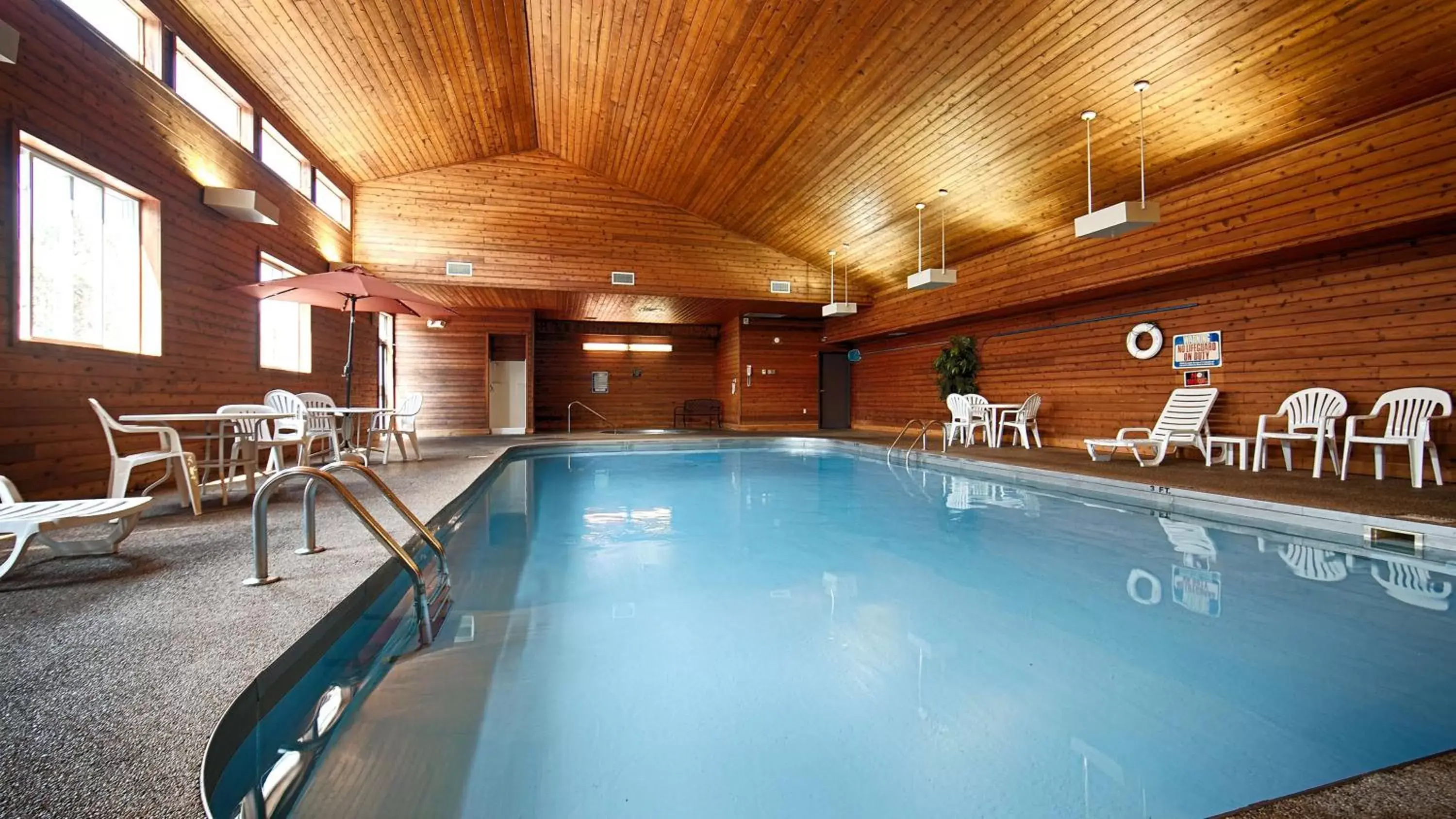 On site, Swimming Pool in Best Western Lee's Motor Inn