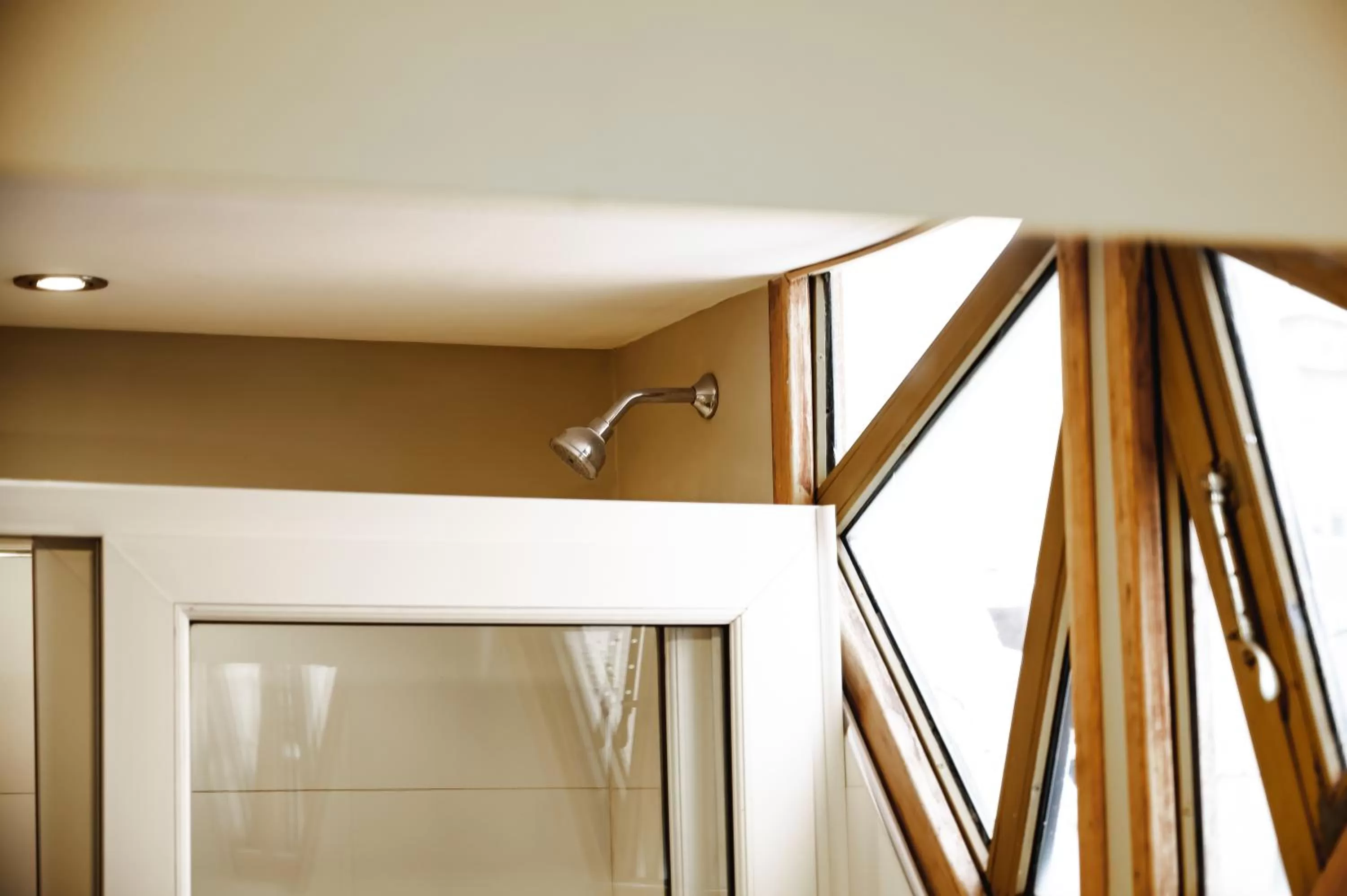 Shower in Hosteria Foike