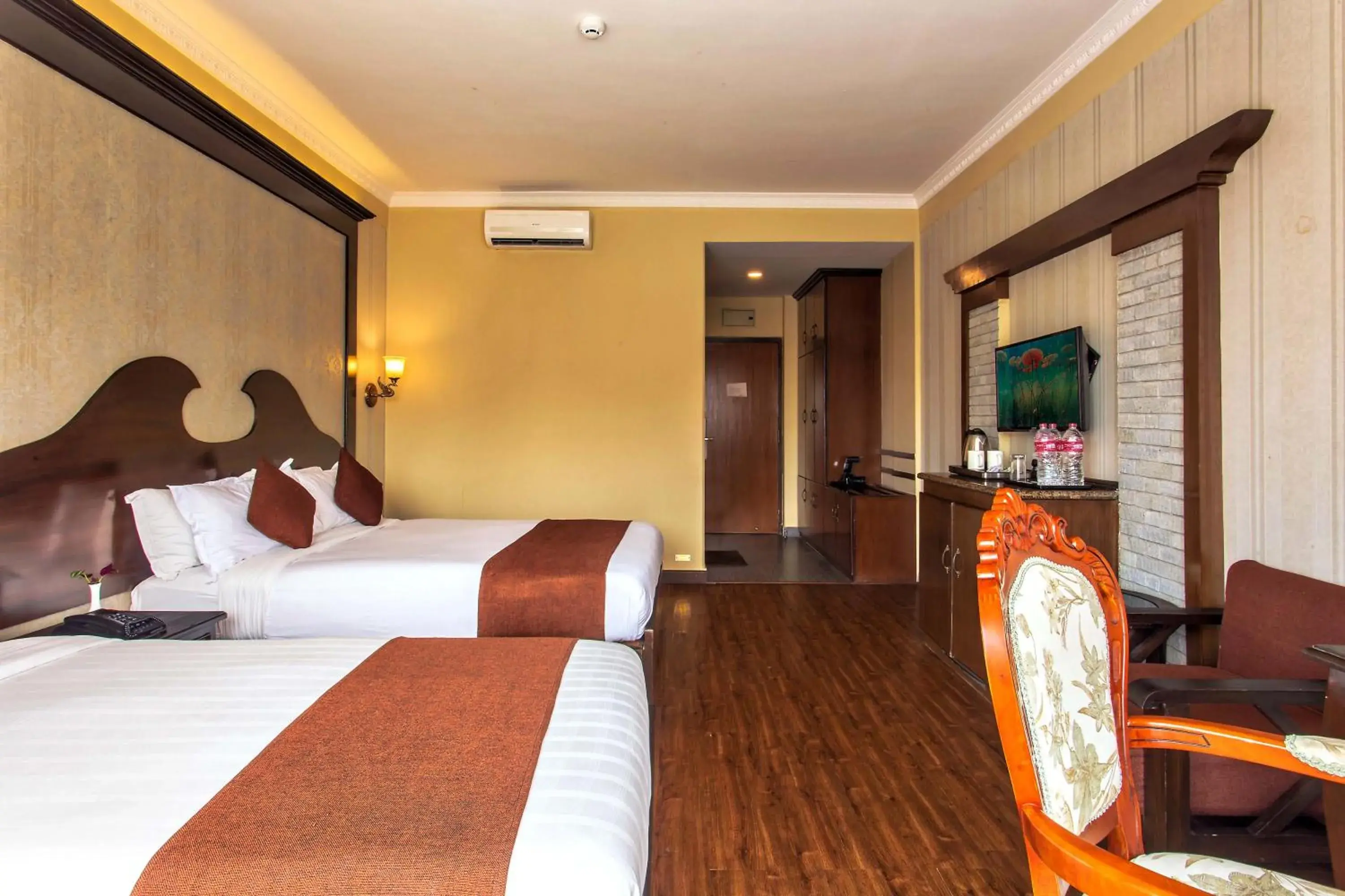 Photo of the whole room in Da Yatra Courtyard Hotel