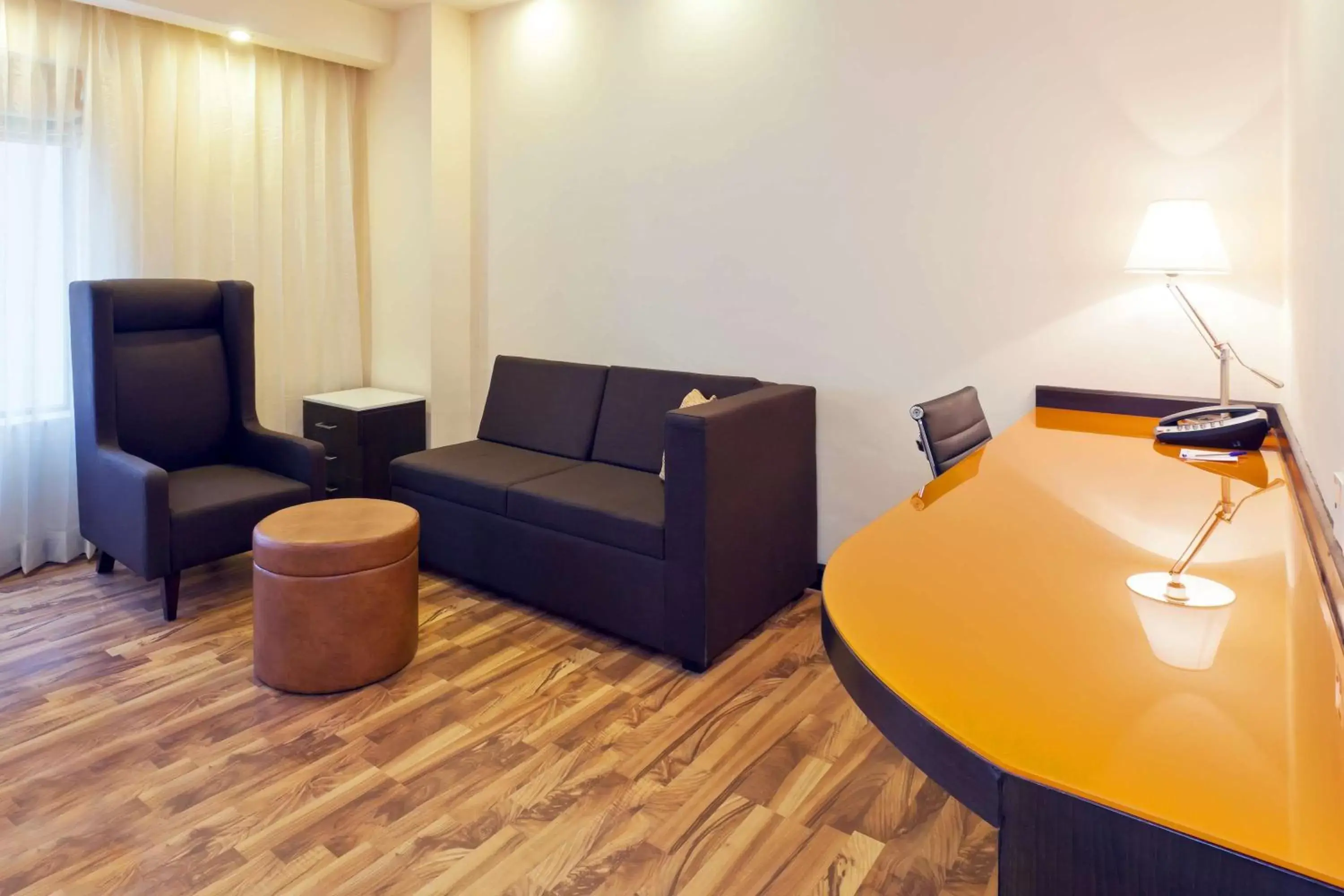 Living room, Seating Area in Hampton by Hilton Vadodara-Alkapuri