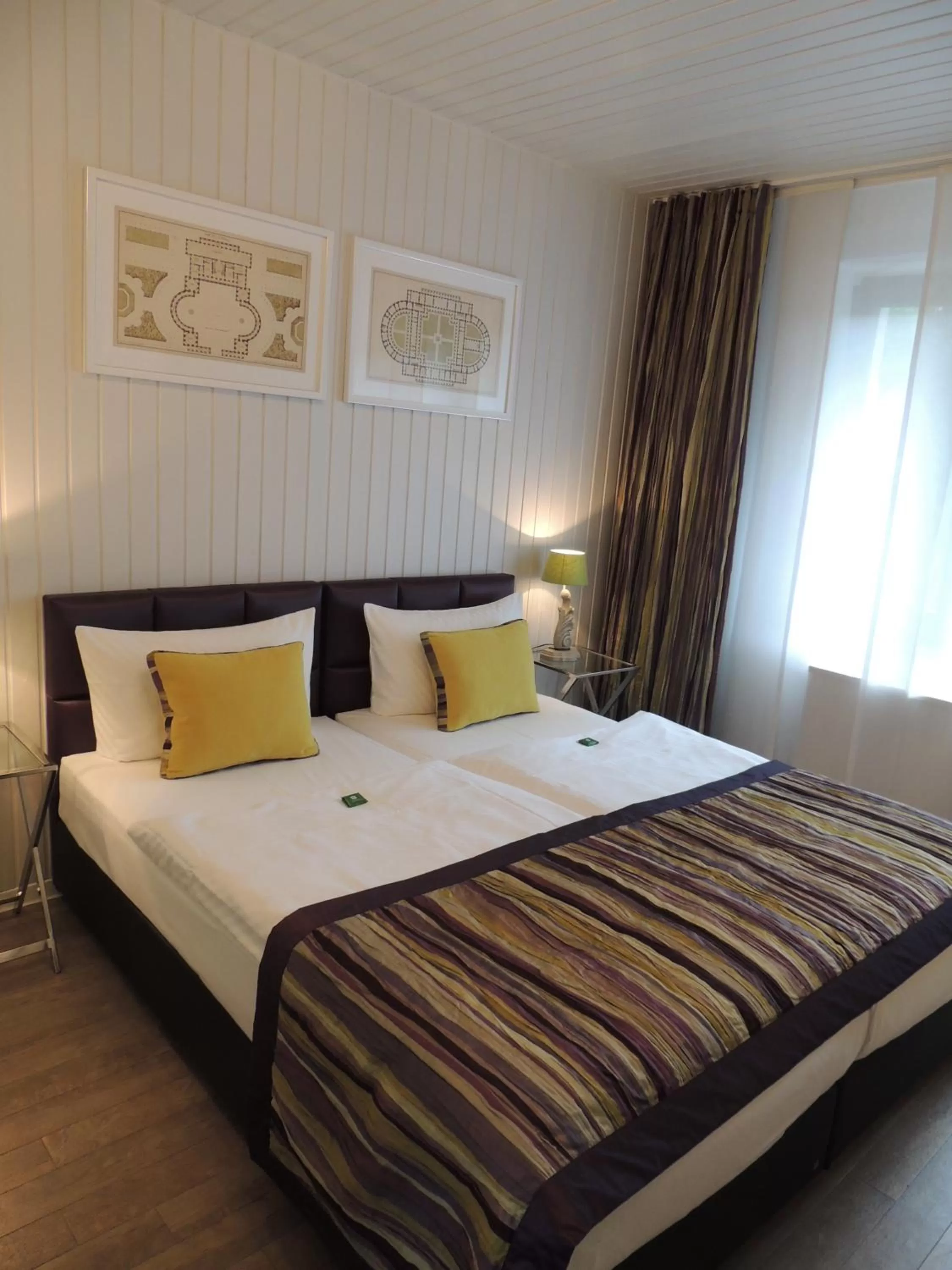 Photo of the whole room, Bed in Hotel Prinz Anton