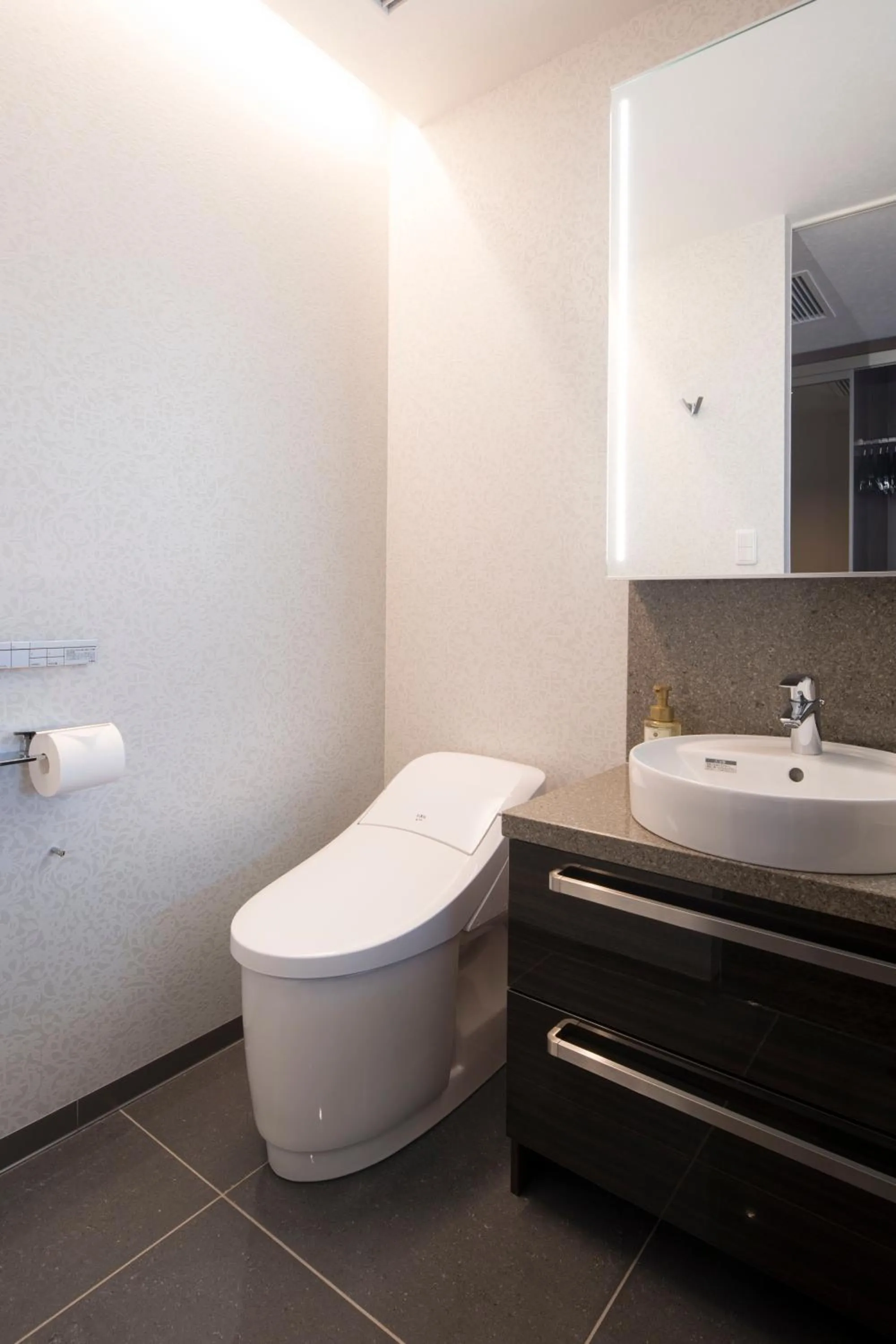 Toilet in Piazza Hotel Nara