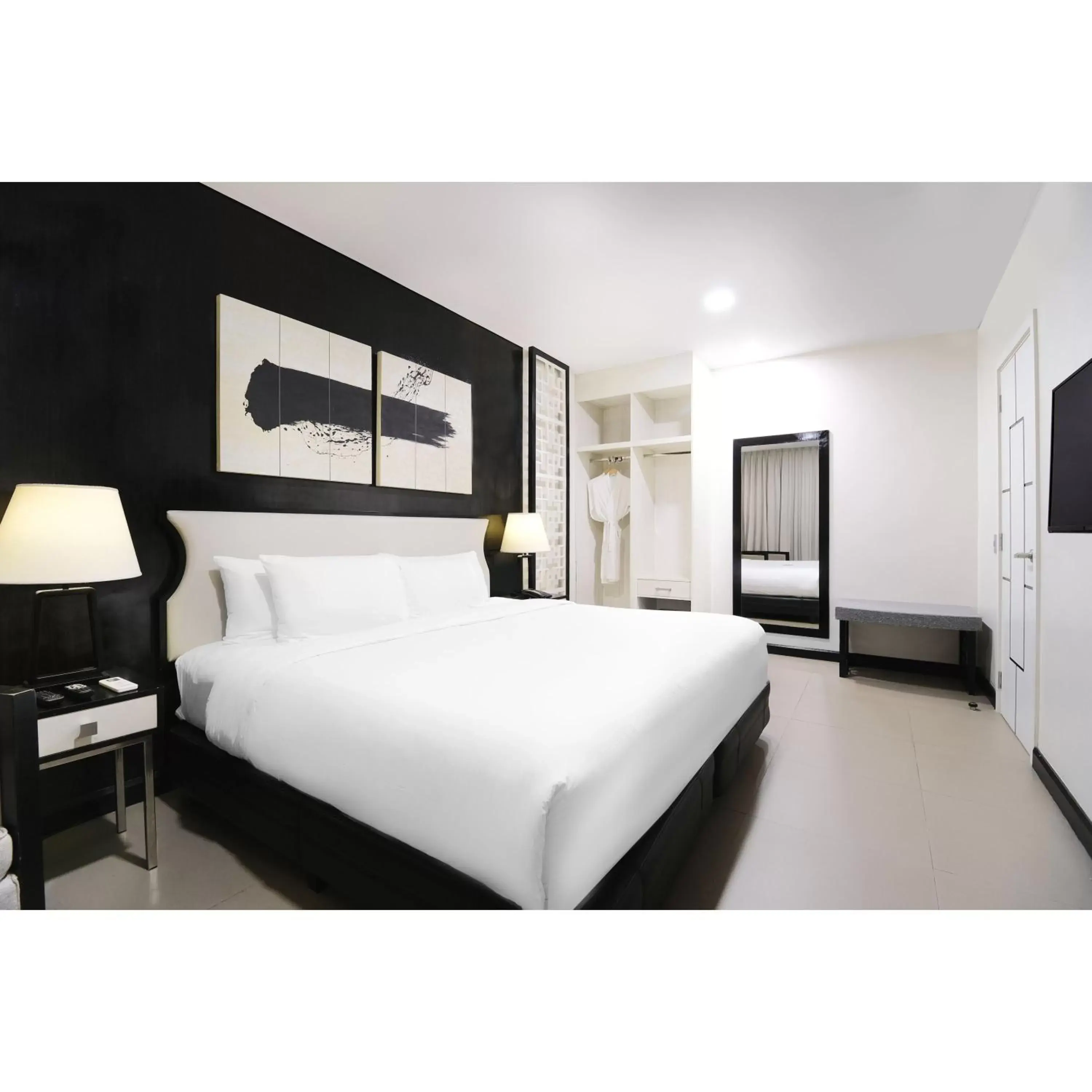 Bed in Summit Hotel Magnolia
