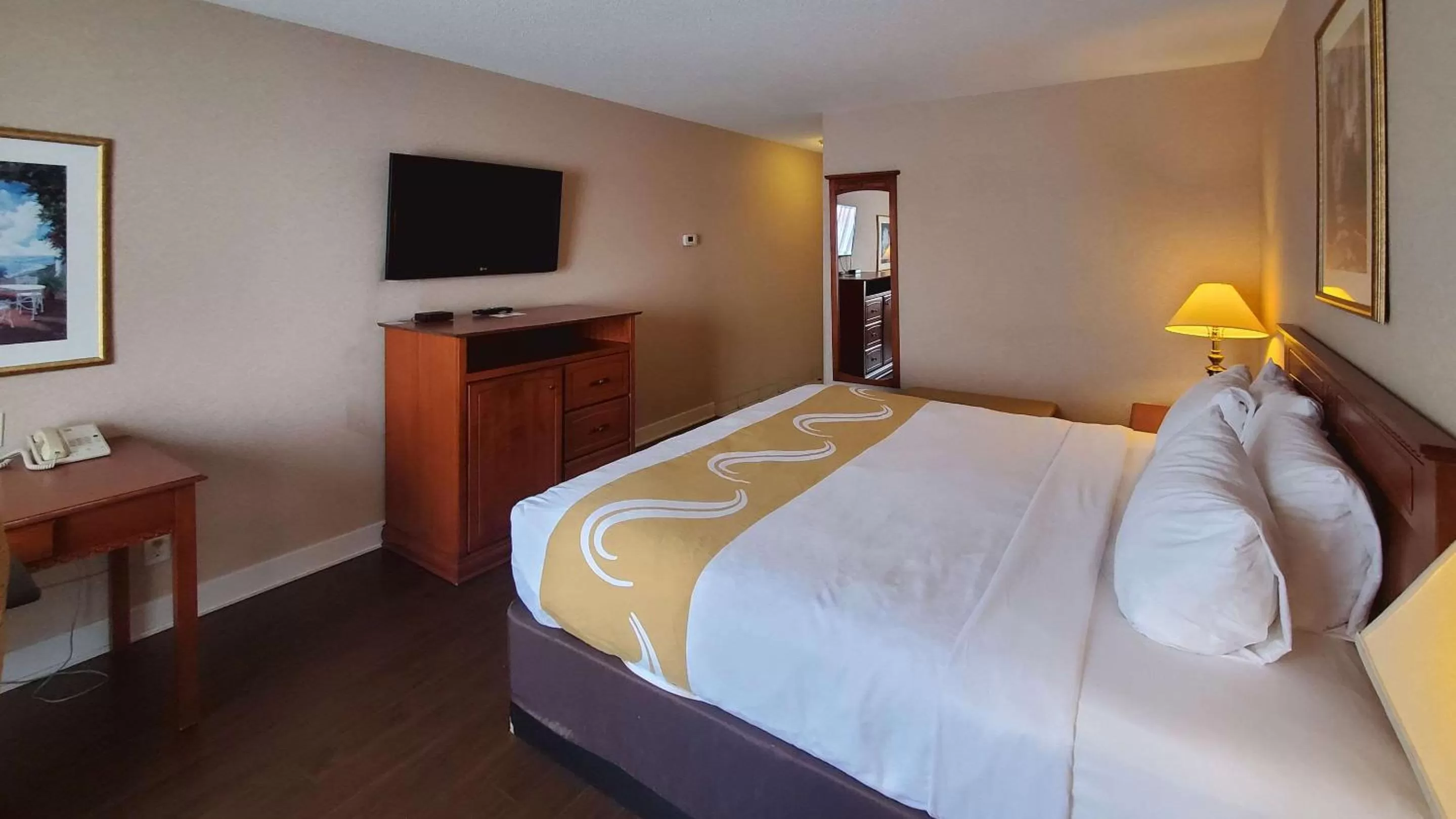 Bedroom, Bed in Quality Inn & Suites