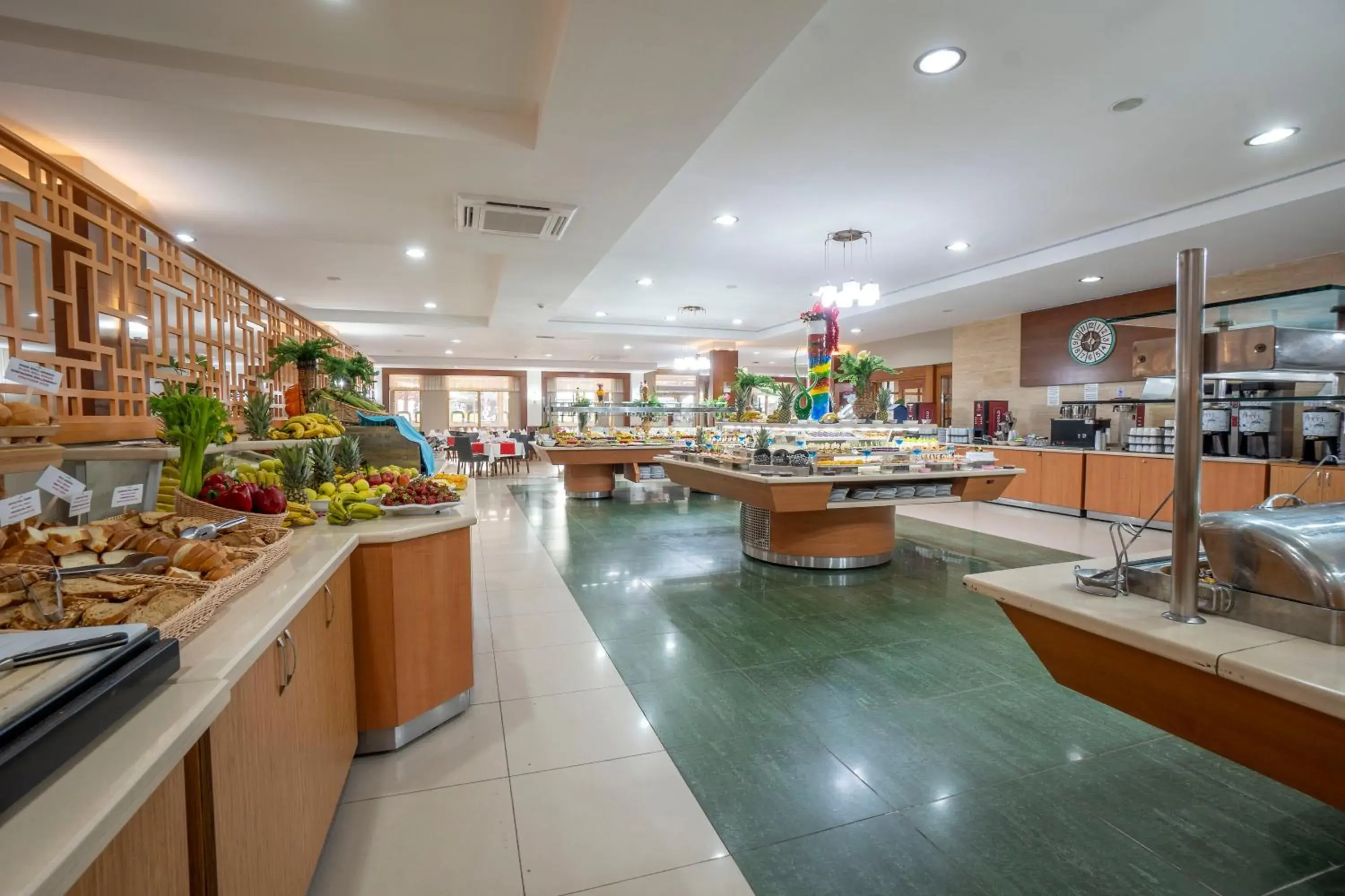 Food and drinks in Side Breeze Hotel Food and drinks in Side Breeze Hotel