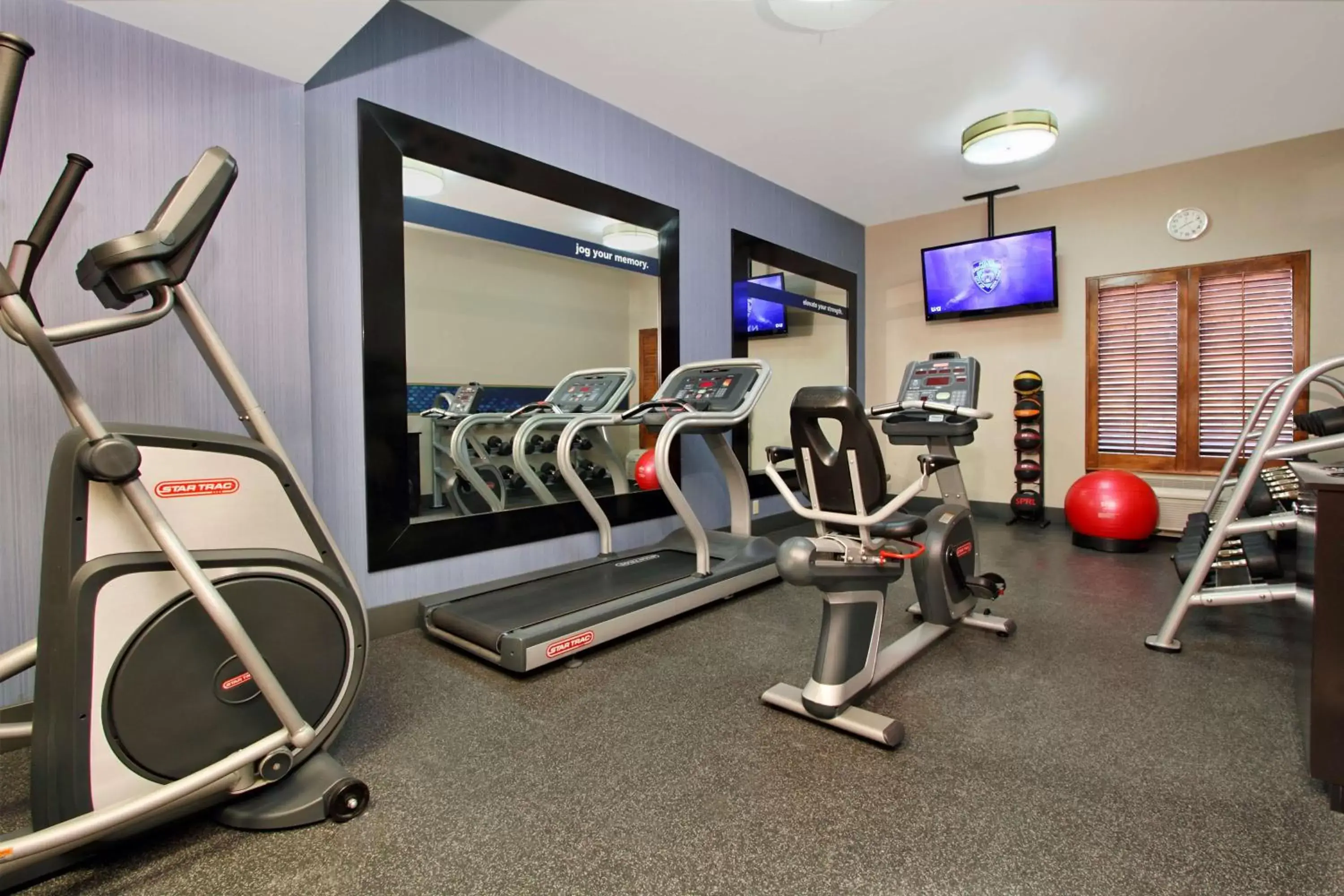 Fitness centre/facilities in Hampton by Hilton Austin South - I-35 & Ben White Fitness centre/facilities in Hampton by Hilton Austin South - I-35 & Ben White