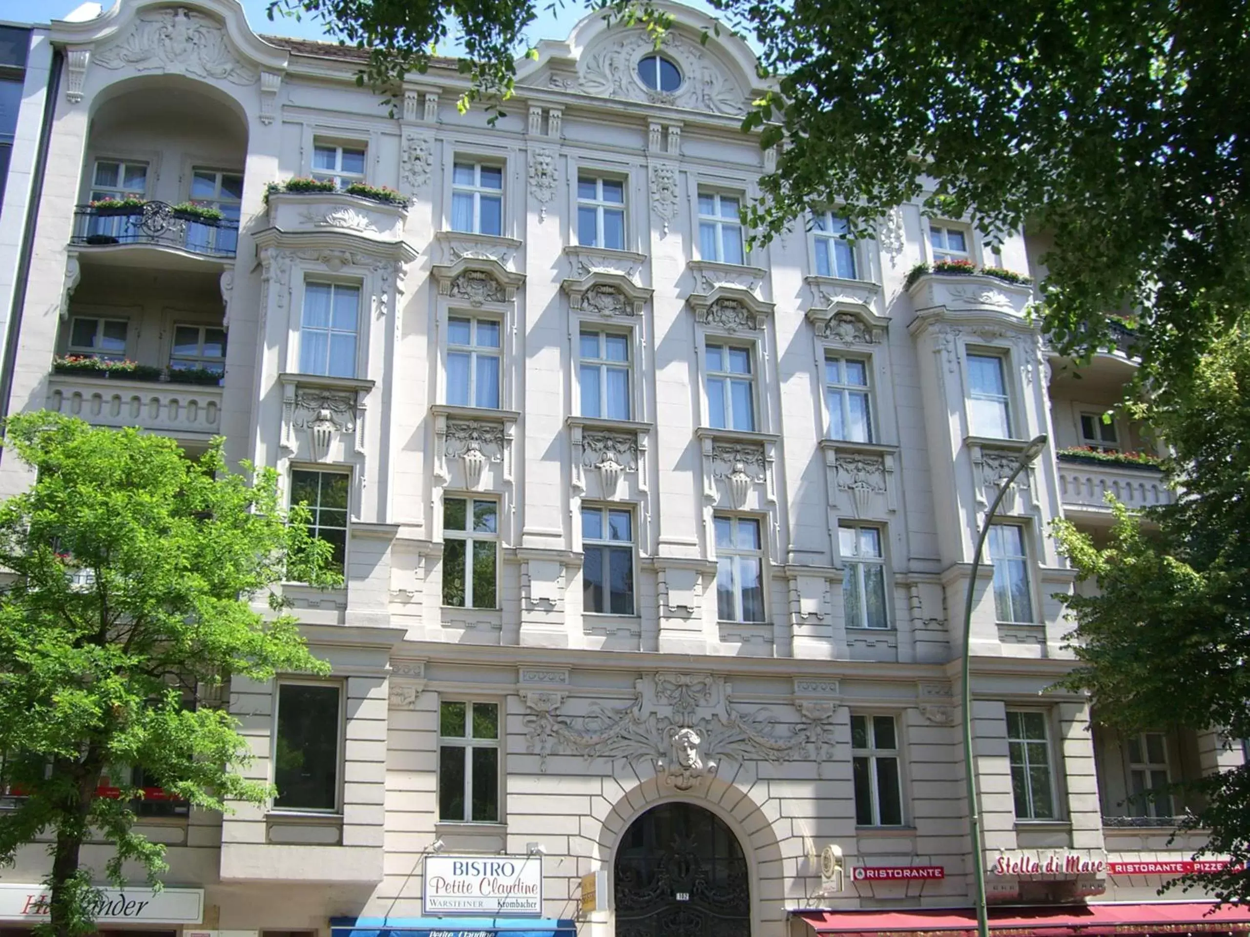 Facade/entrance, Property Building in Hotel Seifert Berlin am Kurfürstendamm