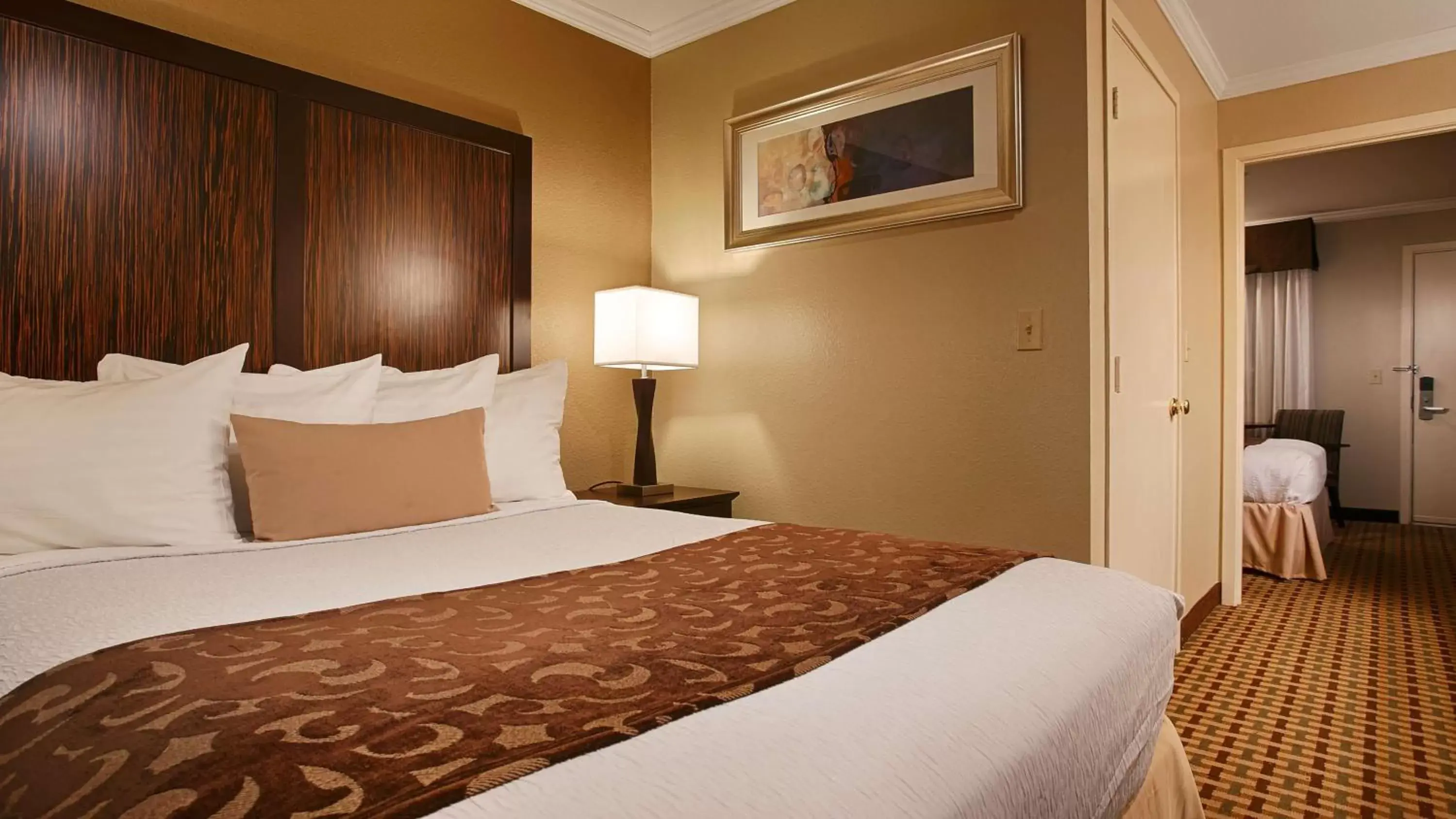 Bedroom, Bed in Best Western Plus Orchid Hotel & Suites