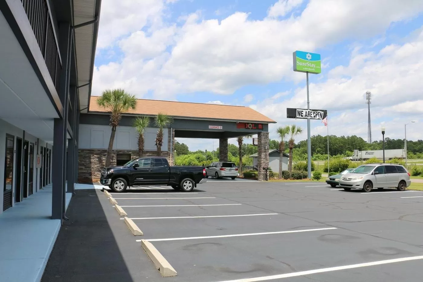 Property building in Baymont by Wyndham Ridgeland I-95