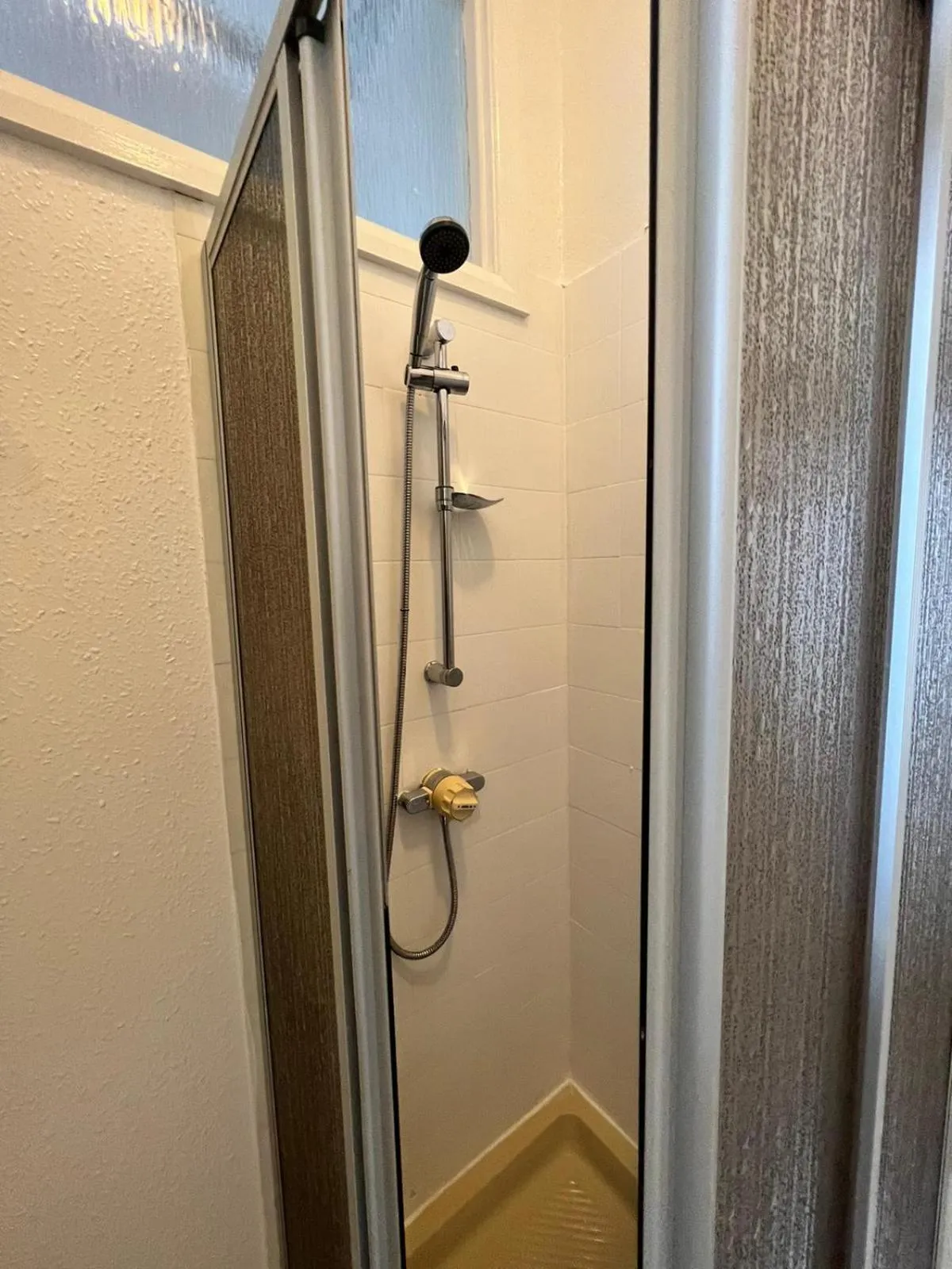 Bathroom in OYO Marine Parade Hotel, Eastbourne Pier