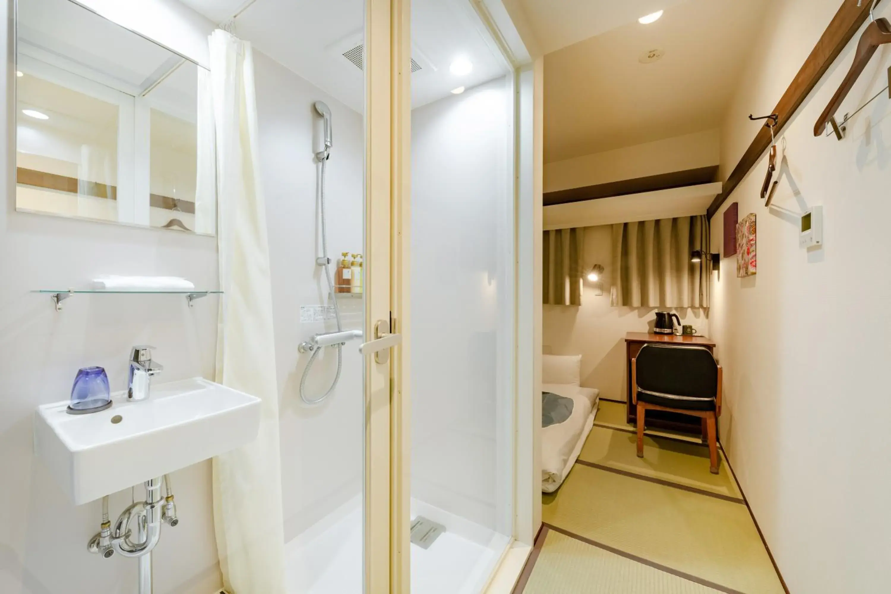 Photo of the whole room, Bathroom in The OneFive Tokyo Shibuya