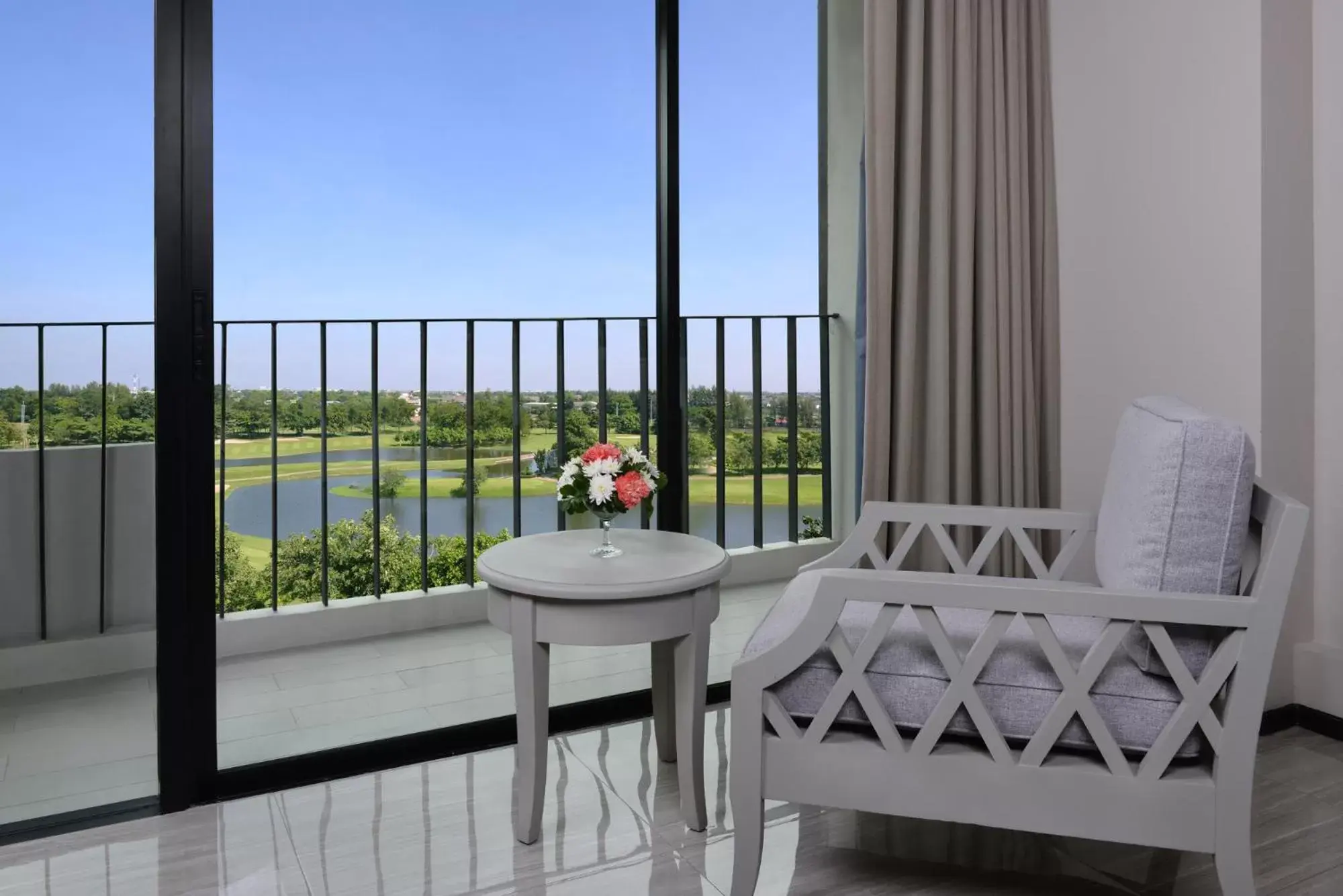 Balcony/Terrace in Tinidee Hotel Bangkok Golf Club - SHA Certified
