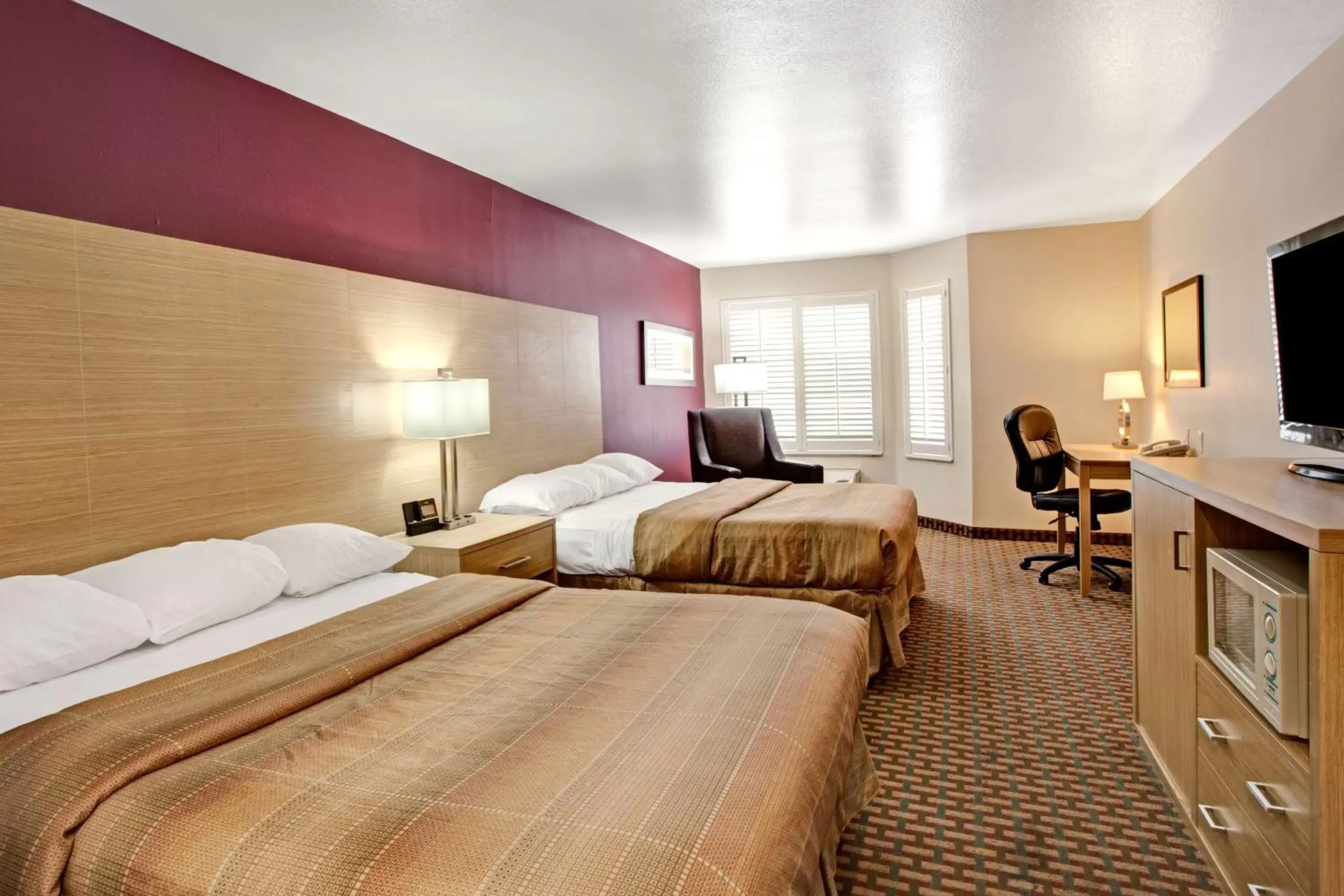 Queen Room with Two Queen Beds - Non-Smoking in Ramada Limited and Suites San Francisco Airport