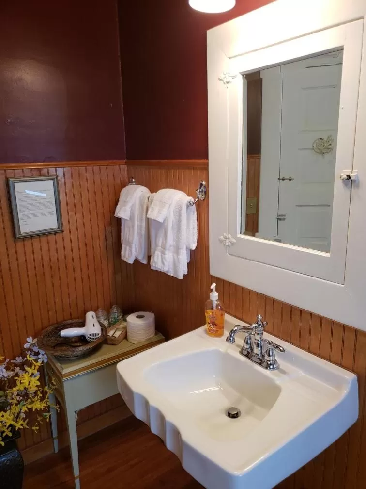 Bathroom in Greenbriar Inn