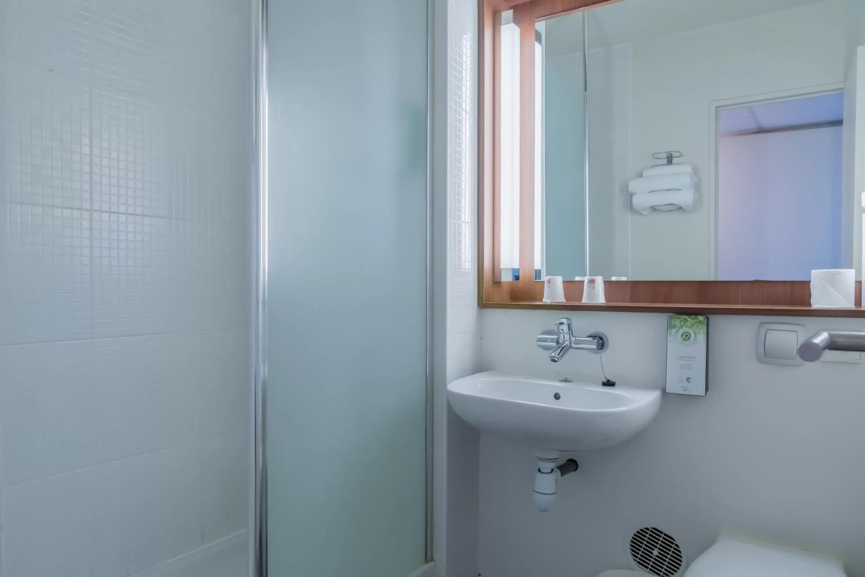 Shower, Bathroom in Campanile Nogent-Sur-Marne