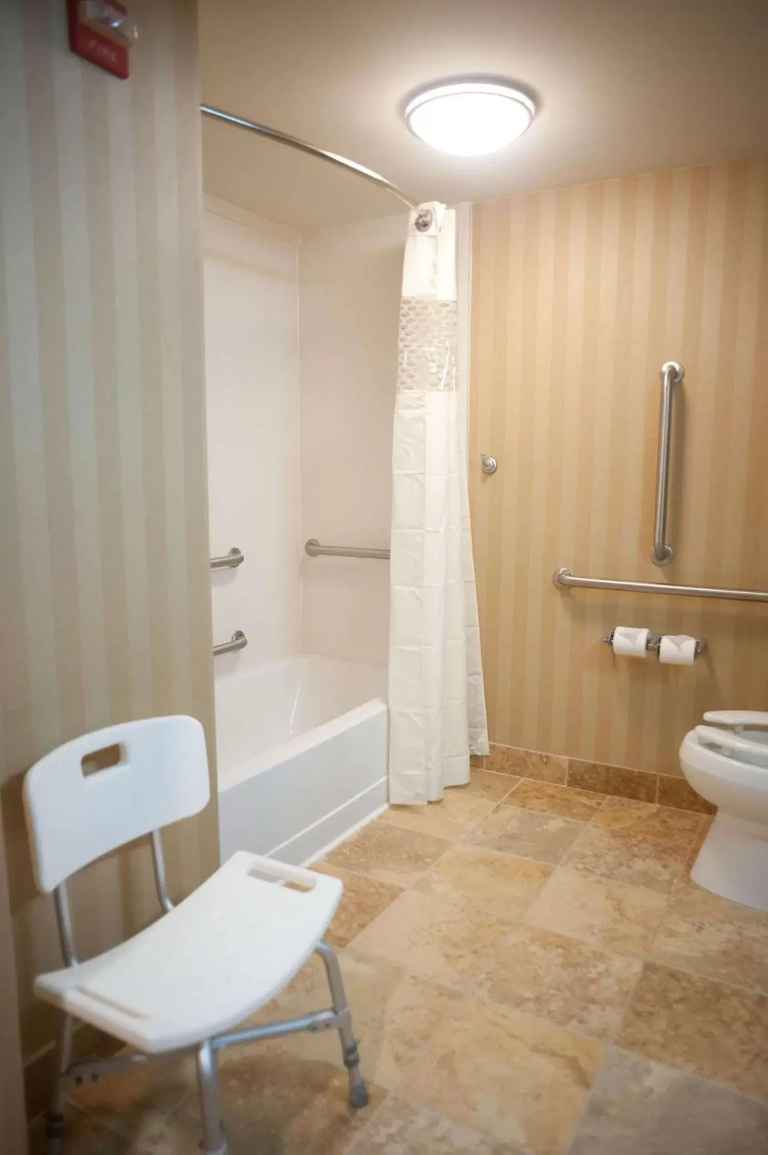 Bathroom in Hampton Inn Pensacola-Airport
