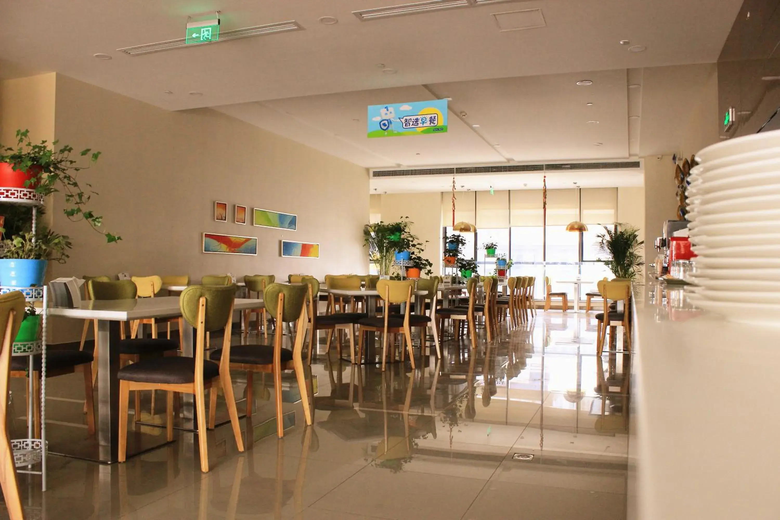 Restaurant/places to eat in Holiday Inn Express Xi'an High-Tech Zone by IHG Restaurant/places to eat in Holiday Inn Express Xi'an High-Tech Zone by IHG